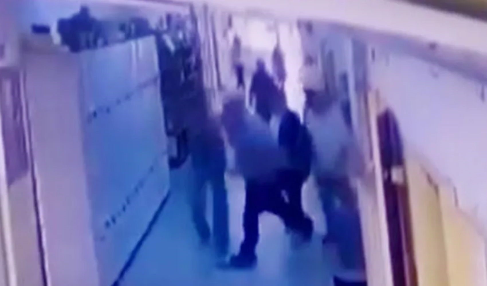 Pena detentiva per il pugno all'insegnante