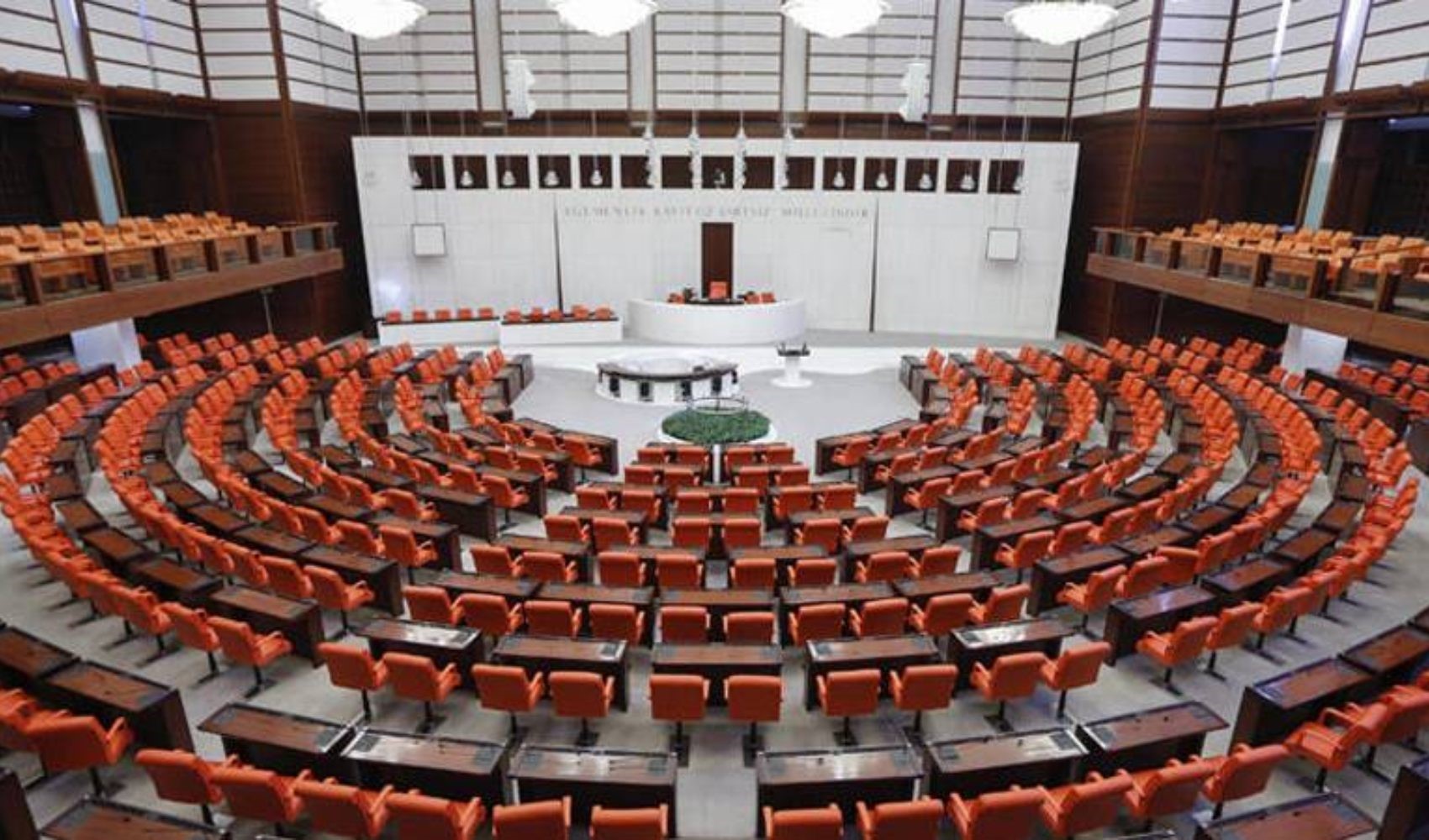 Divieto di accesso ai visitatori dopo la protesta in Parlamento
