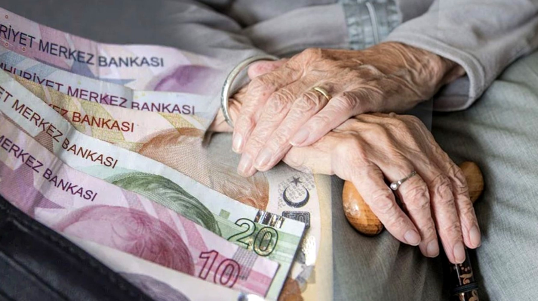 Emekli aylıkları arttı bankalar promosyon yarışına girdi...