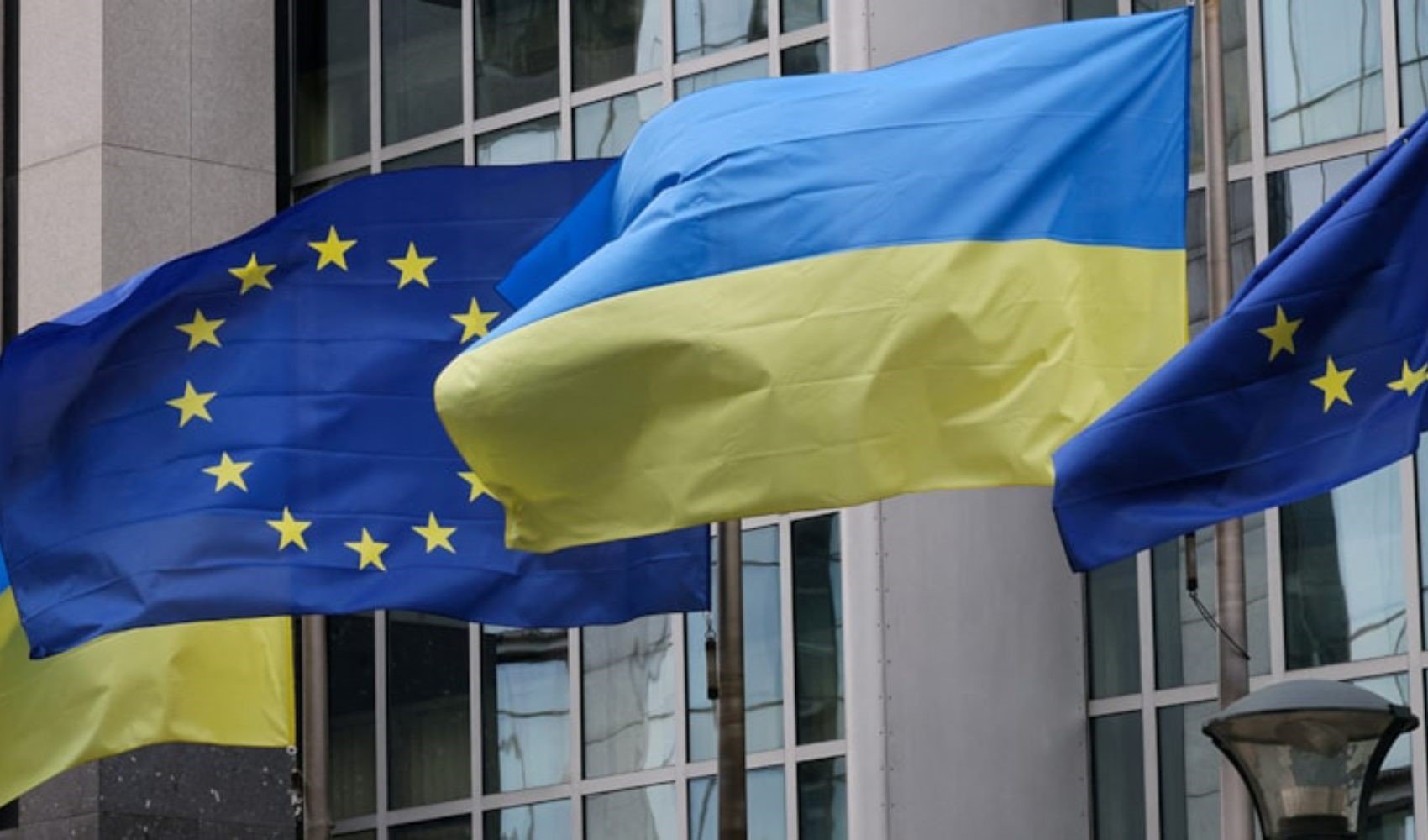 El konulan Rus varlıkların 1.5 milyar Euro'su Ukrayna'ya gönderildi