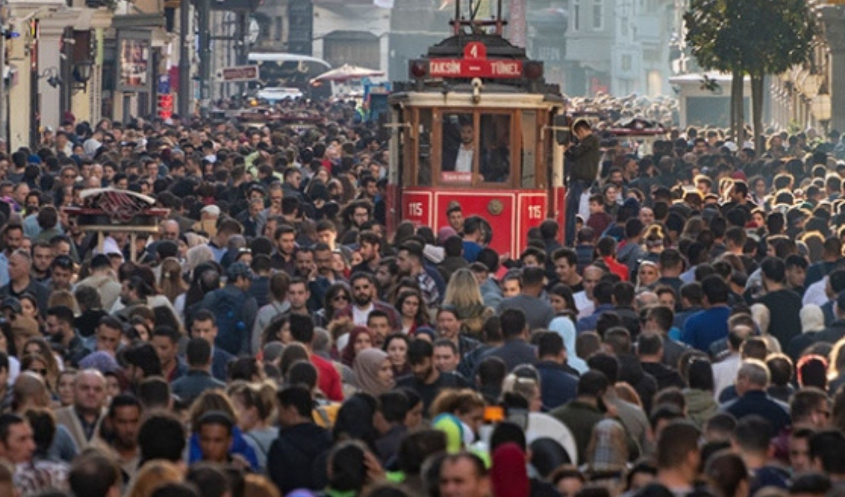 Sıcak havada  Klima bulmak da taktırmak da hayal oldu