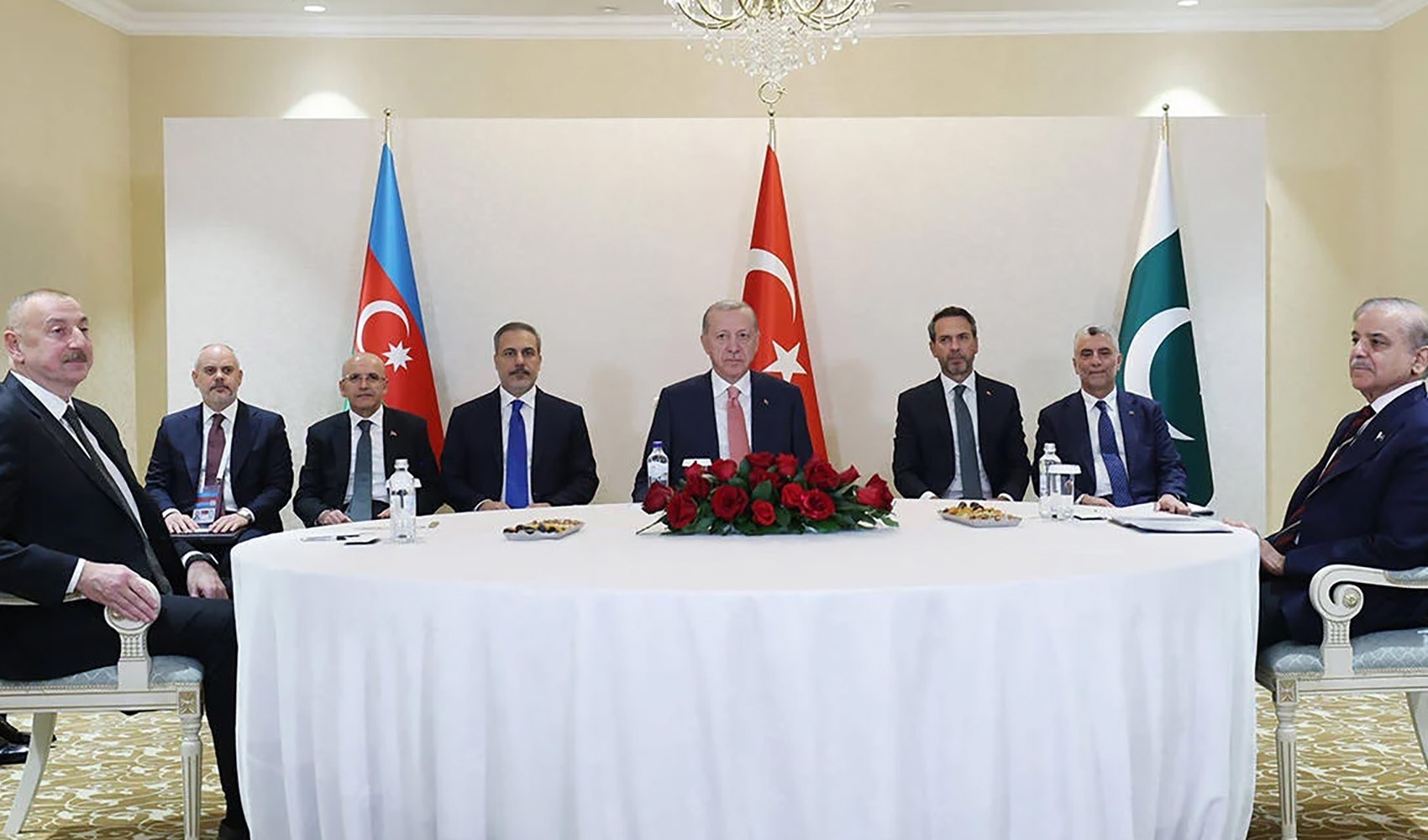 Erdoğan ha incontrato Aliyev e Sharif