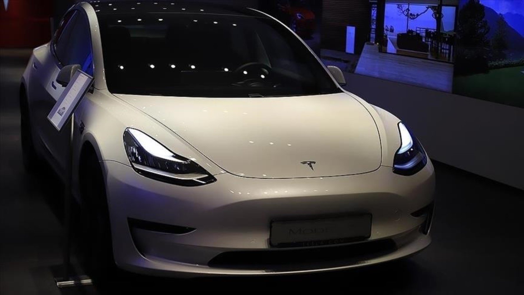 Tesla, araçlarını geri çekeceğini açıkladı