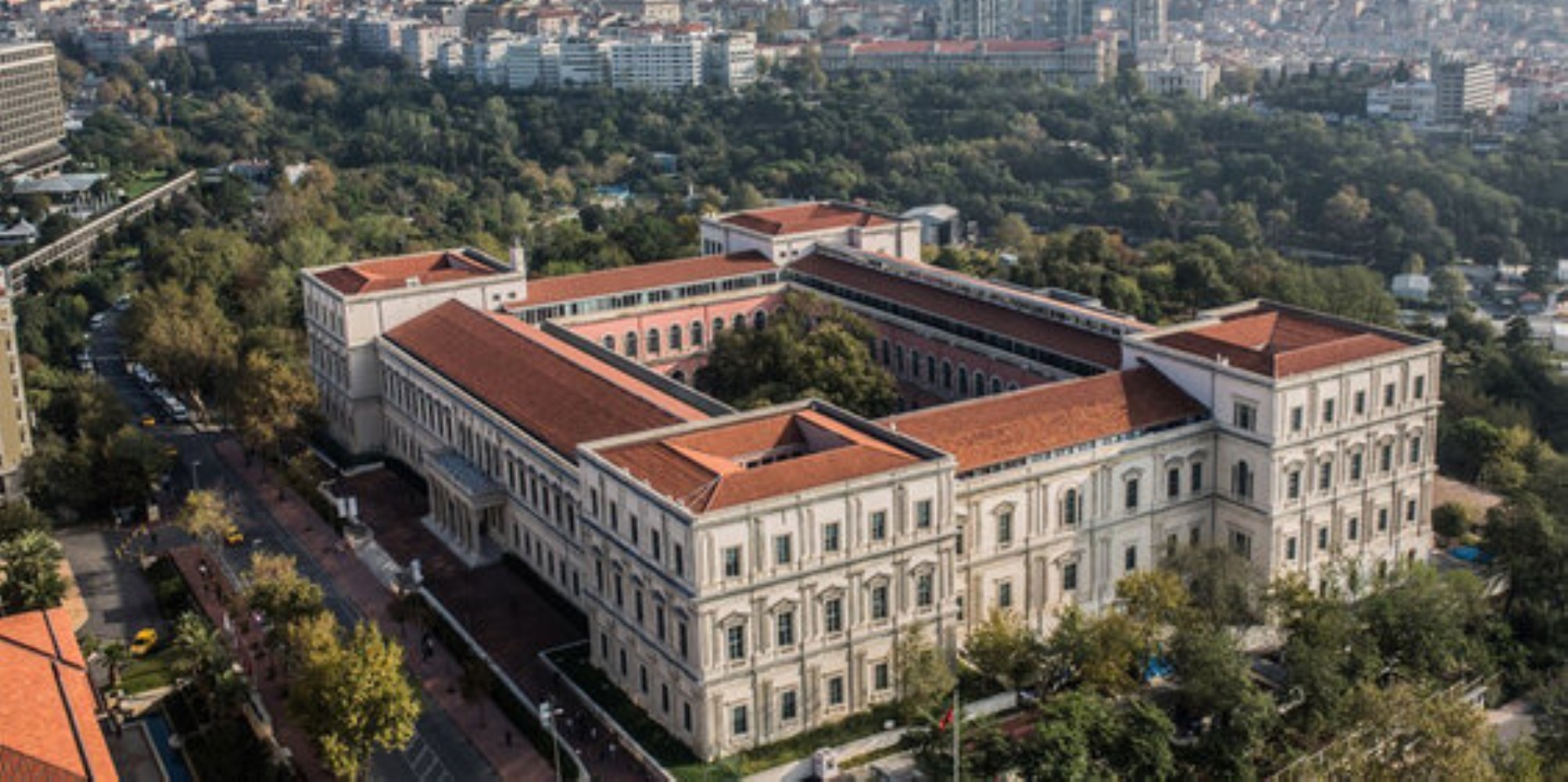 Üniversite adayları için tercih dönemi devam ediyor... Öğrencilerin en çok memnun olduğu üniversiteler belli oldu