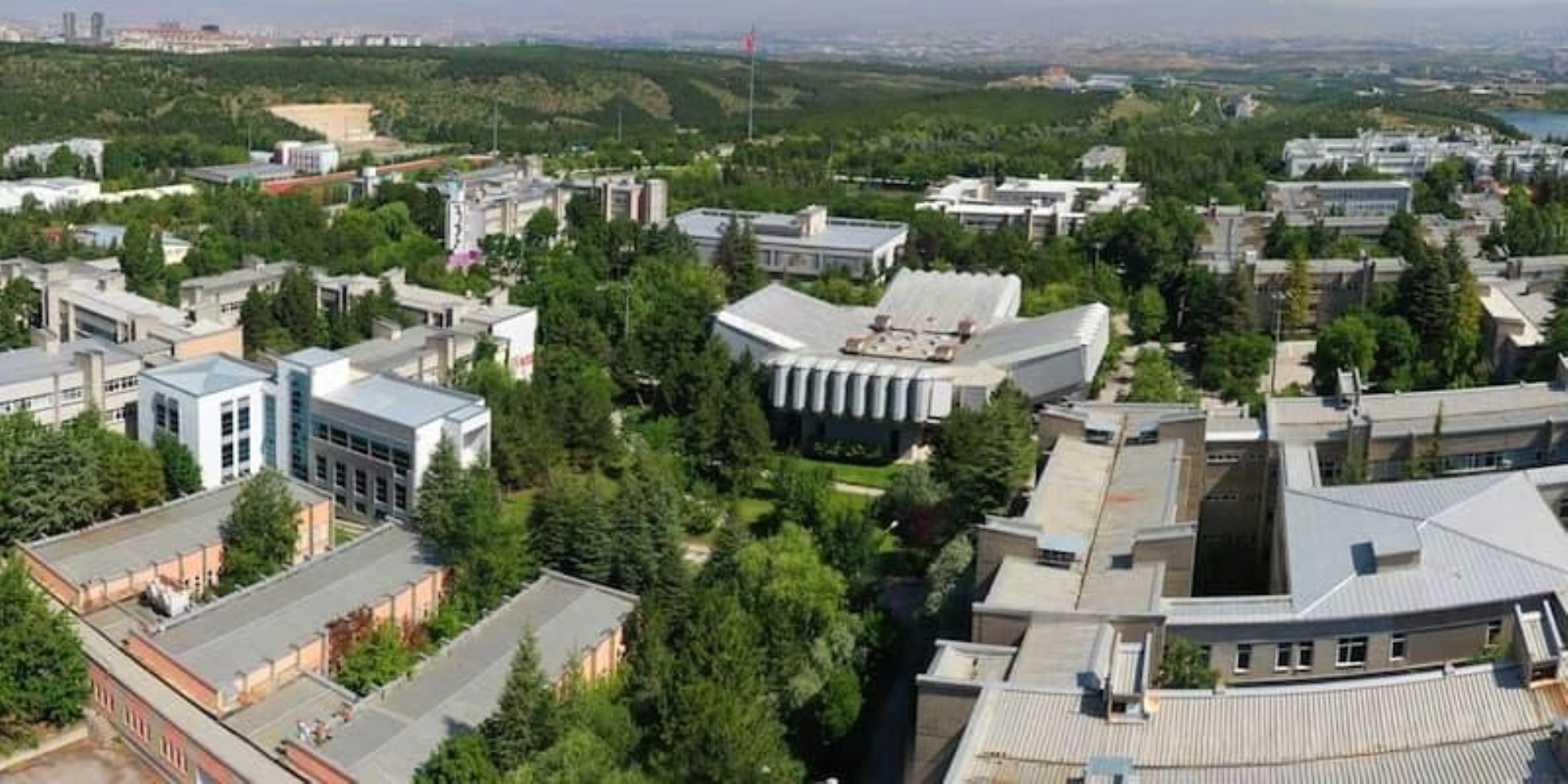 Üniversite adayları için tercih dönemi devam ediyor... Öğrencilerin en çok memnun olduğu üniversiteler belli oldu