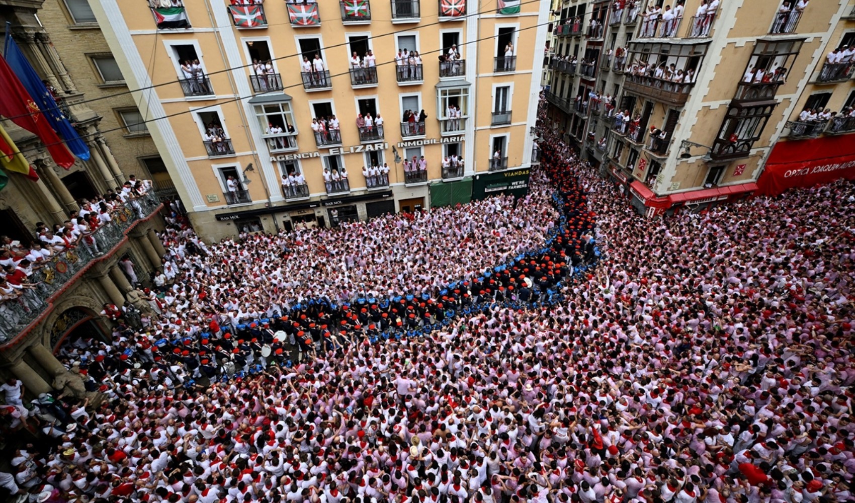 İspanya'nın ünlü festivali San Fermin başladı