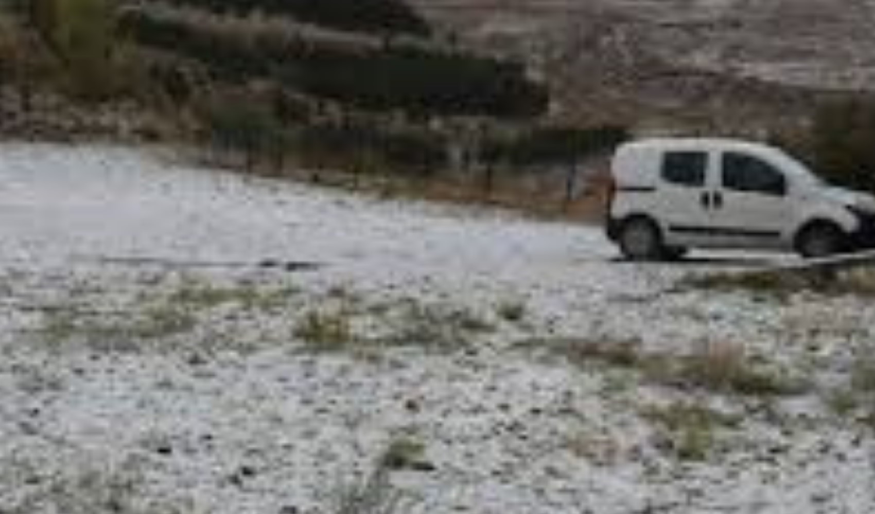 La grandine colpisce Erzurum e imbianca la città