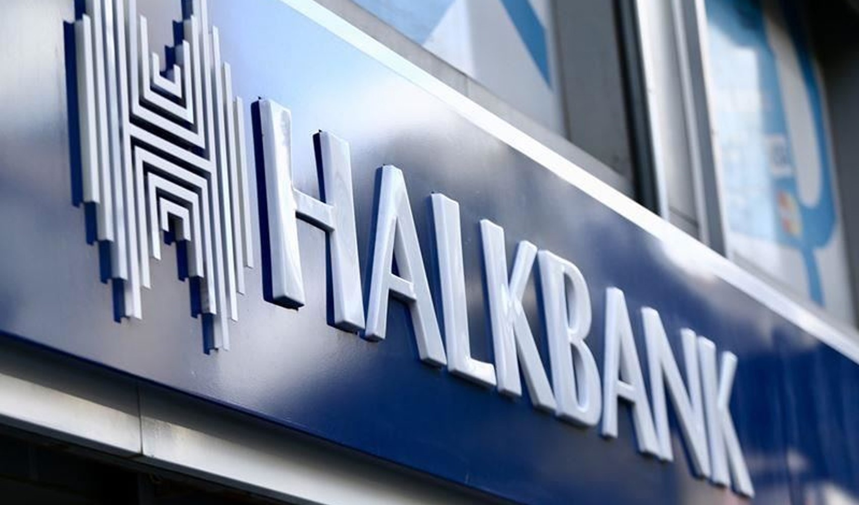 Halkbank'tan 'suç örgütlerine kredi' açıklaması: Yasal işlem başlatmaya hazırlanıyor