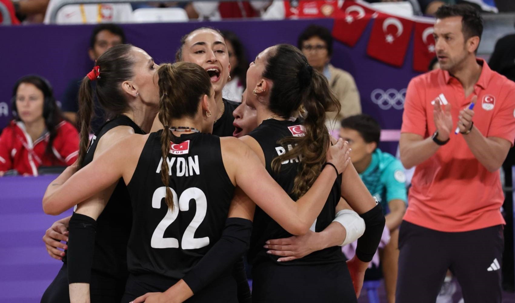 Paris Olimpiyatları'nda Filenin Sultanları Dominik Cumhuriyeti'ni 3-1 yendi