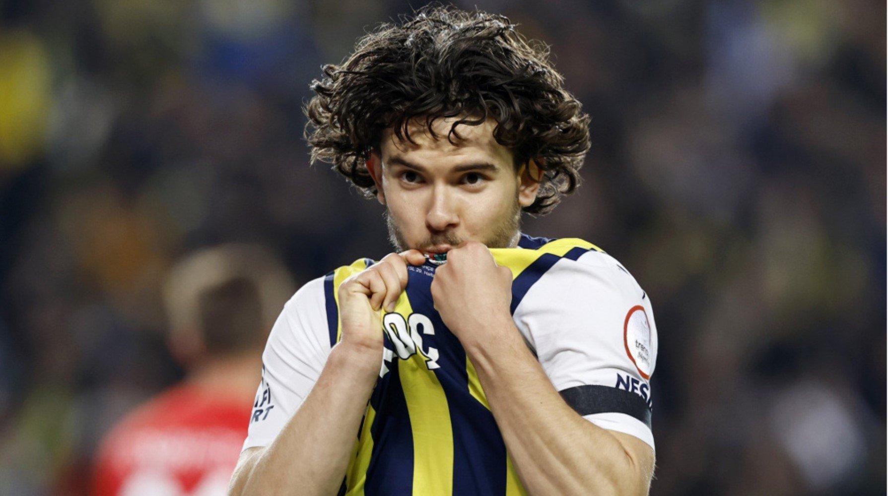 Fenerbahçe Ferdi Kadıoğlu'nun yerine o ismi mi alacak? İşte Danimarkalı sol bek...