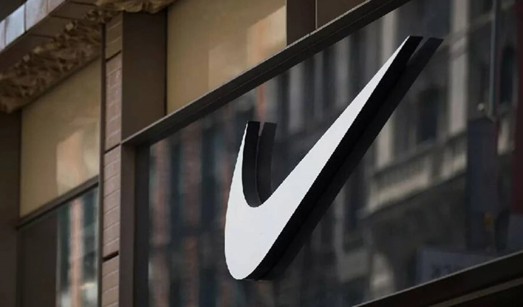 Nike'tan dikkat çeken Türkiye kararı: Alışverişlere kapadı