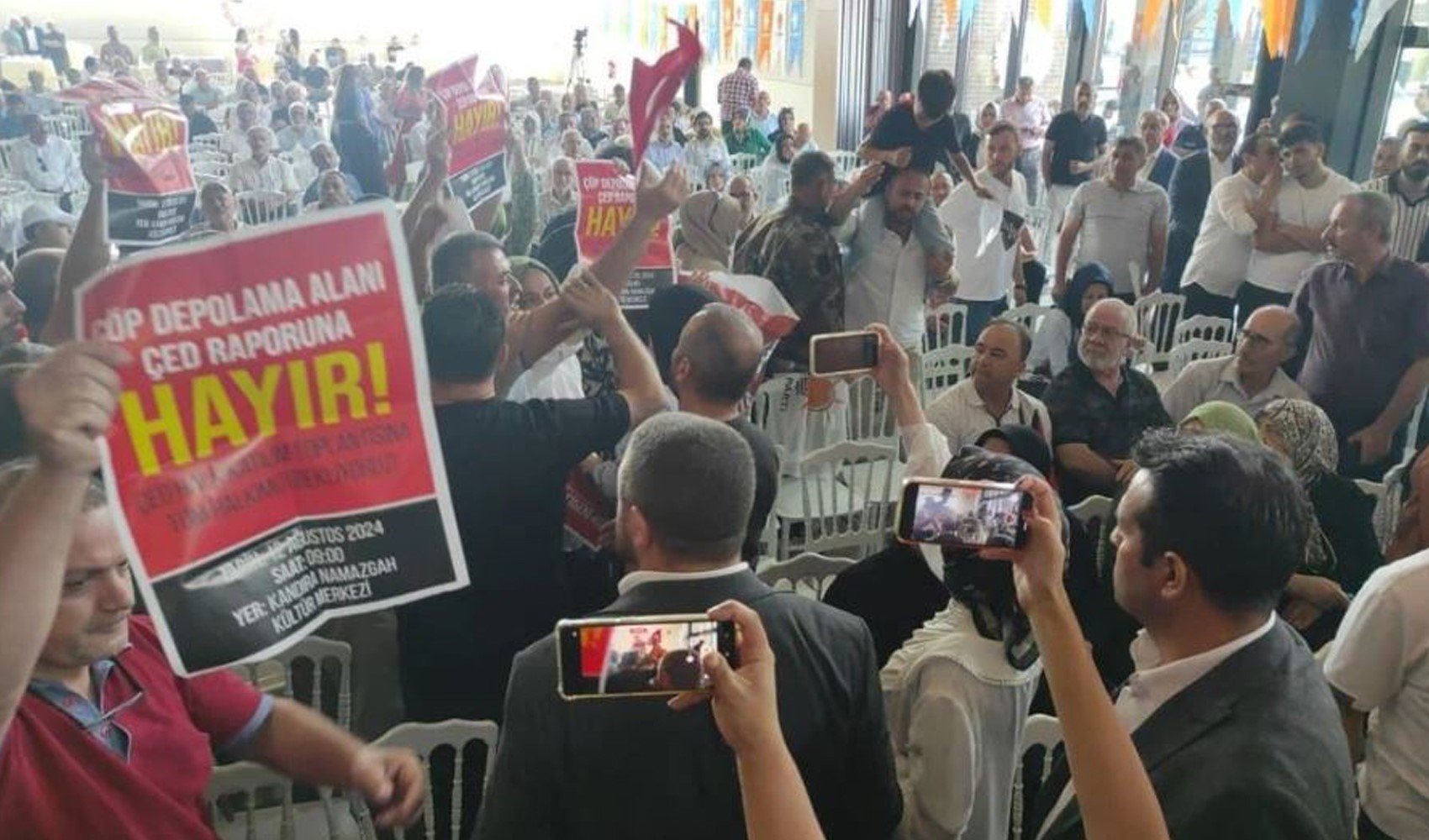 Kandıra'da Murat Kurum protestosu: 'Çöp tesisi istemiyoruz'