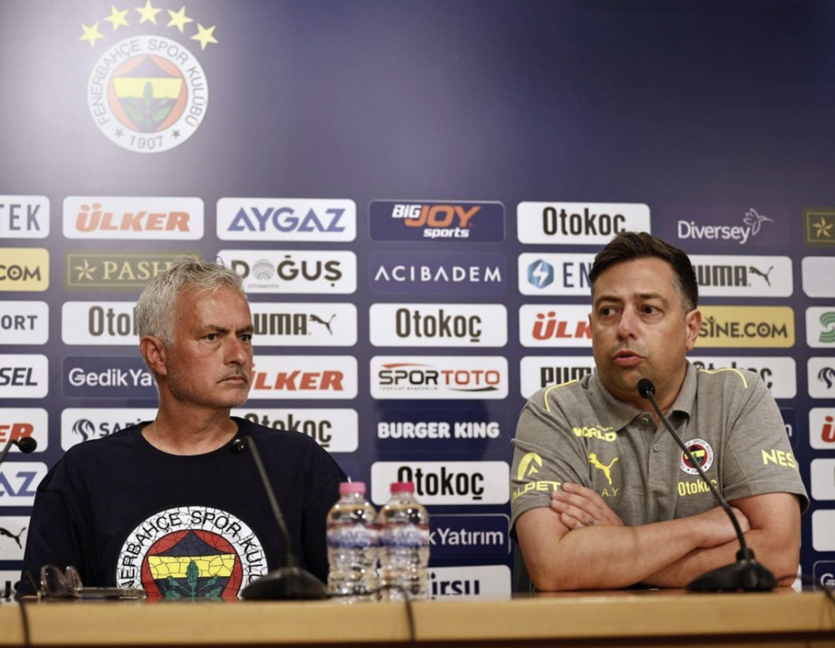 Maç sonunda tribünleri selamlamıştı: Fenerbahçe'de beklenen Ferdi Kadıoğlu açıklaması geldi