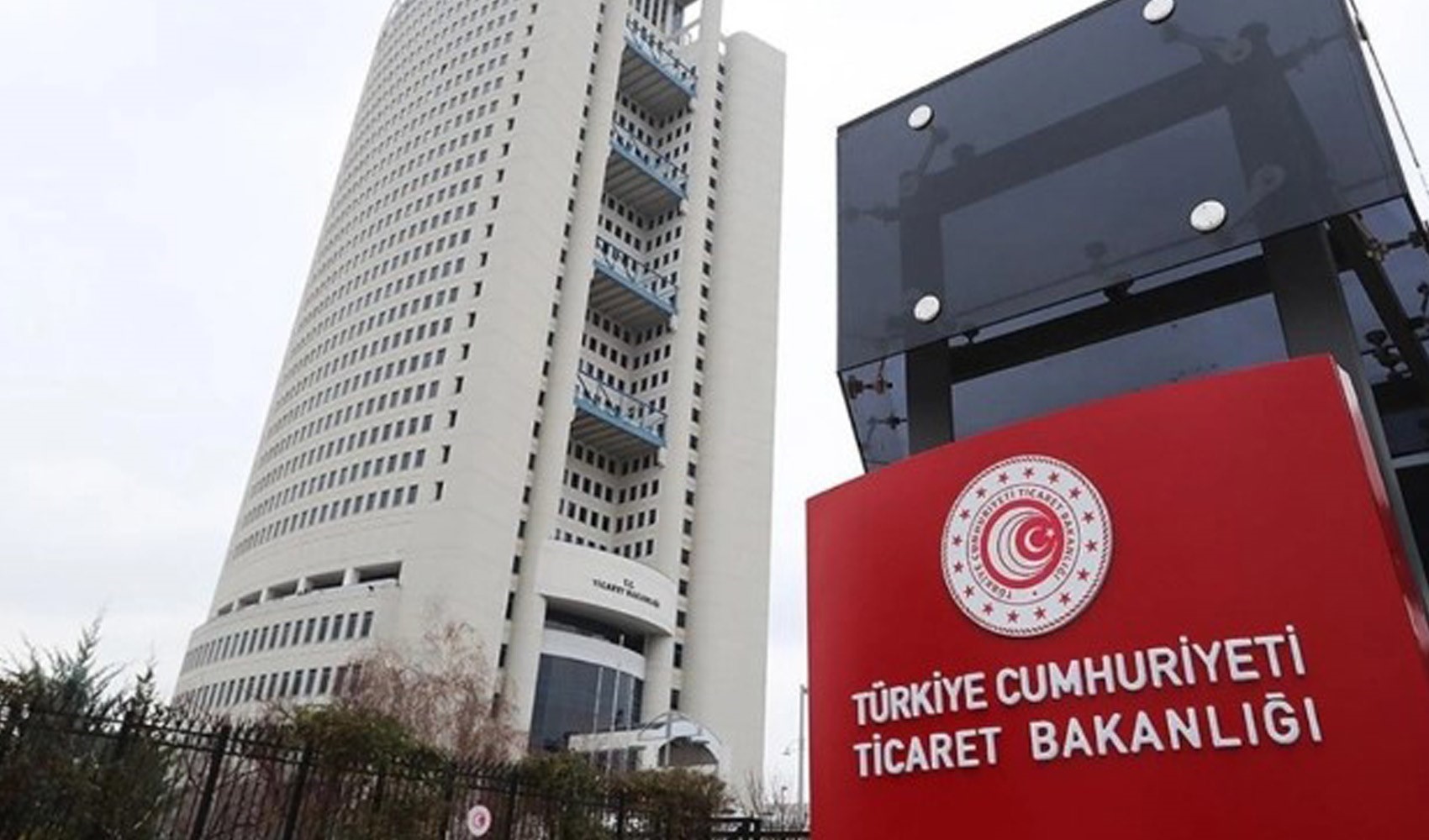 Dövizle satış yapan dinlenme tesislerine 4 milyon 654 bin lira ceza