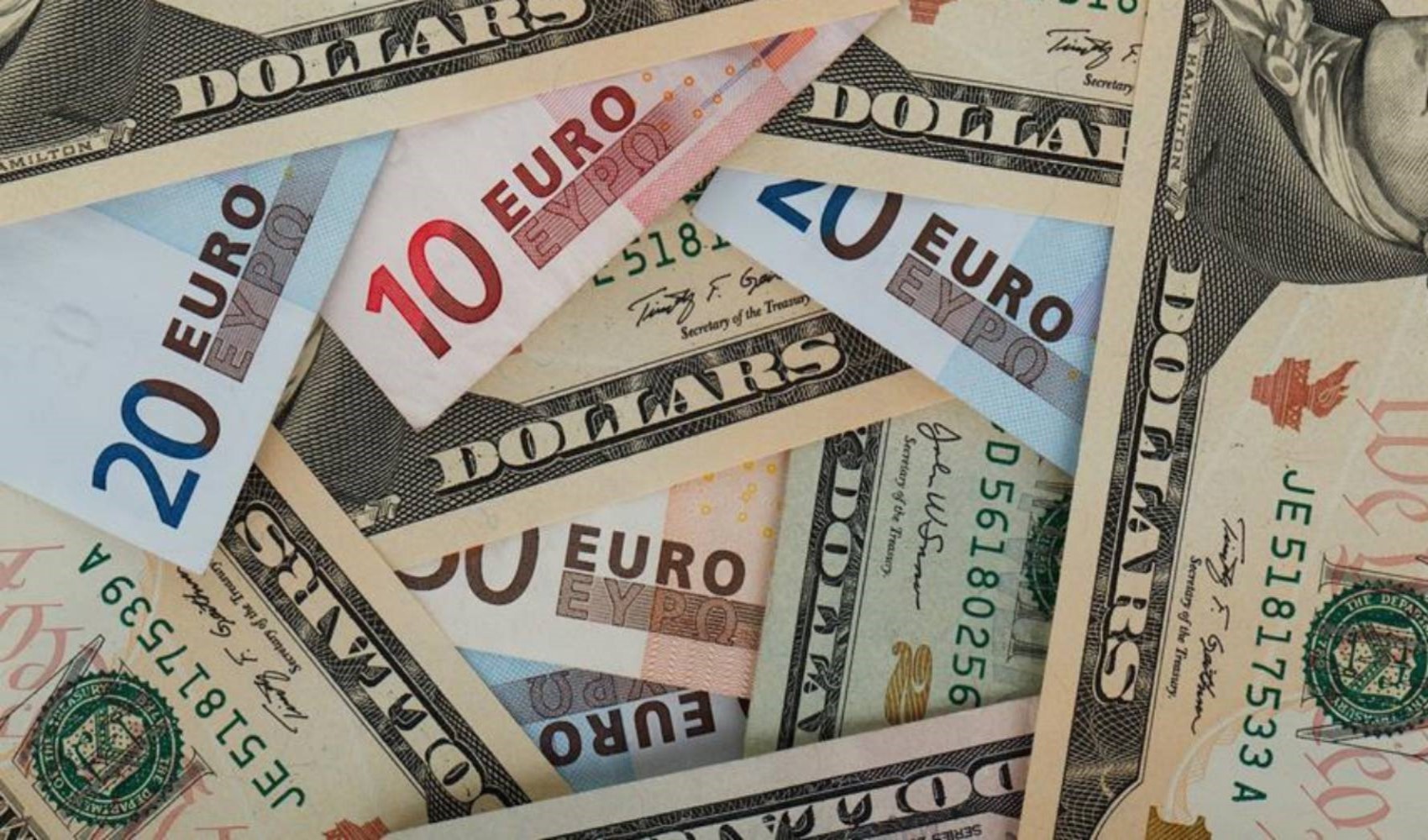 L'euro continua a battere record su record