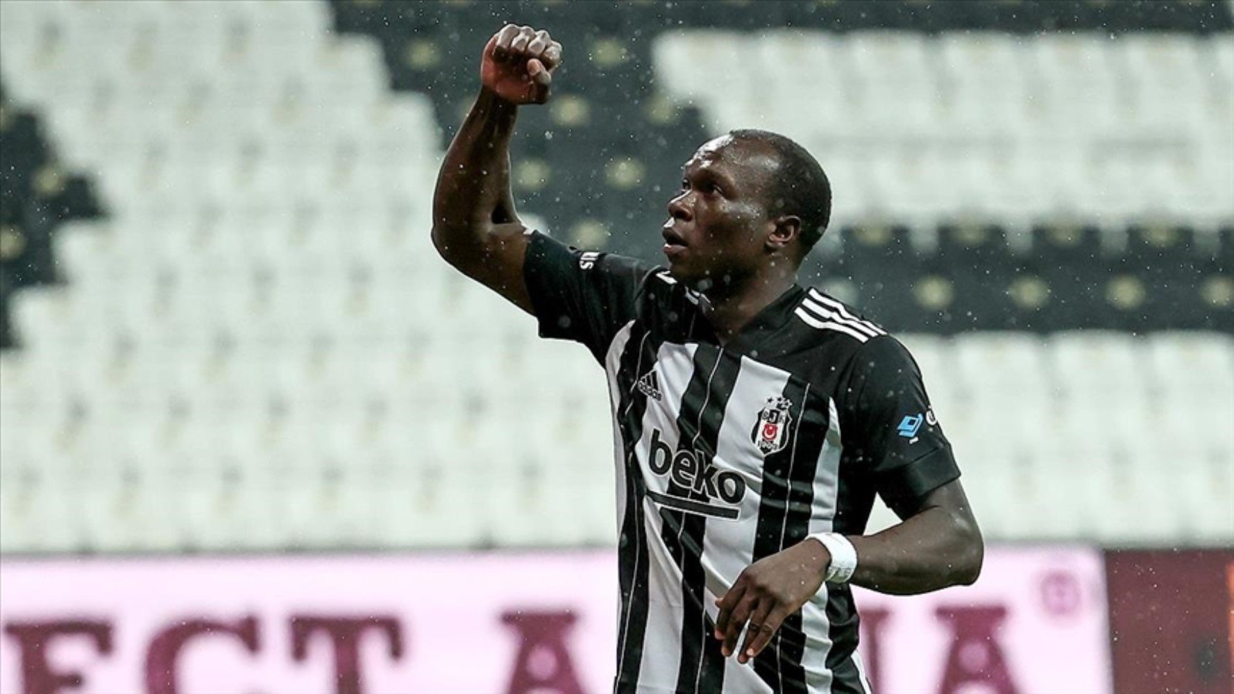 Gelen her teklifi geri çeviriyor: Beşiktaş'ta Aboubakar krizi