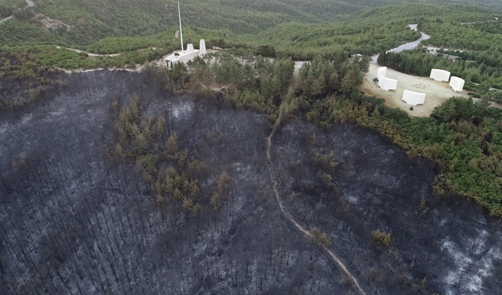 Çanakkale’deki orman yangını dron ile görüntülendi: Anzak Koyu'nda mezar zarar gördü