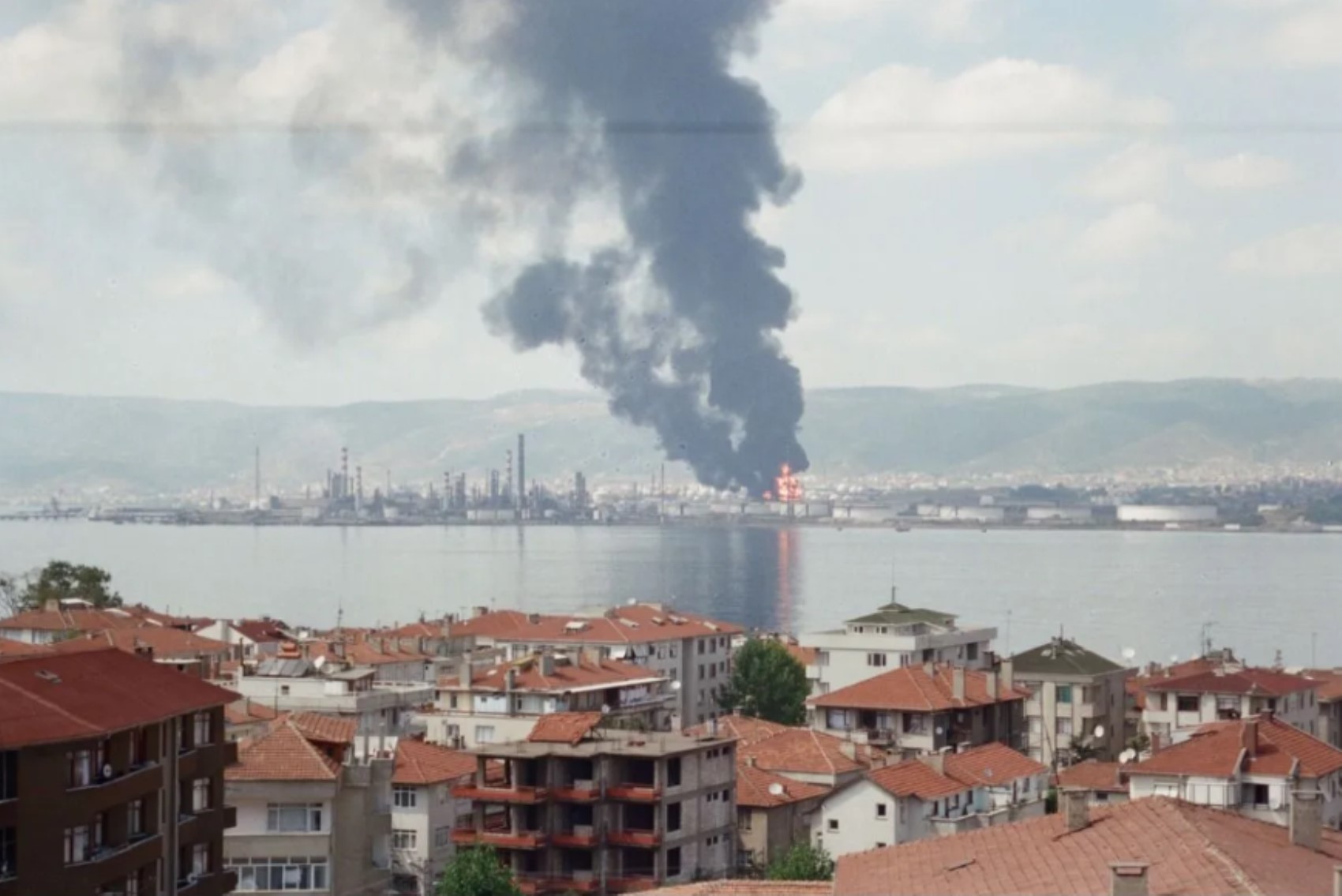 Türkiye'yi sarsan büyük felaket 17 Ağustos'un 25. yıl dönümü... Yıkılan yerlerin şimdiki hali nasıl