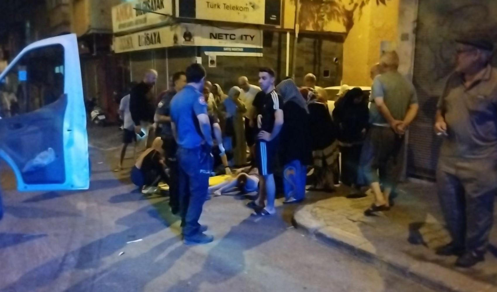 Due persone uscite dal carcere in permesso seminano il panico con un fucile: 4 feriti