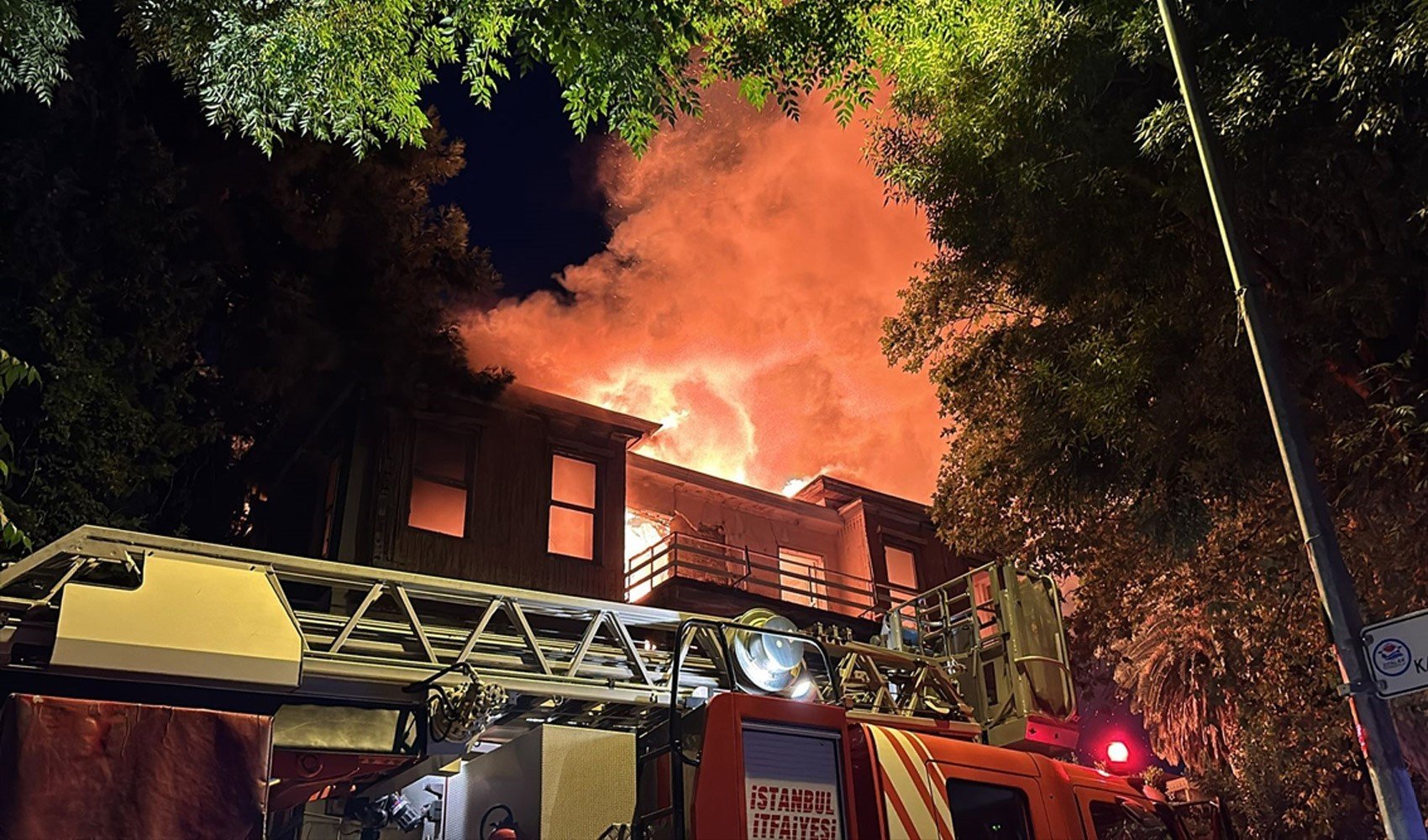 Büyükada'da yangın