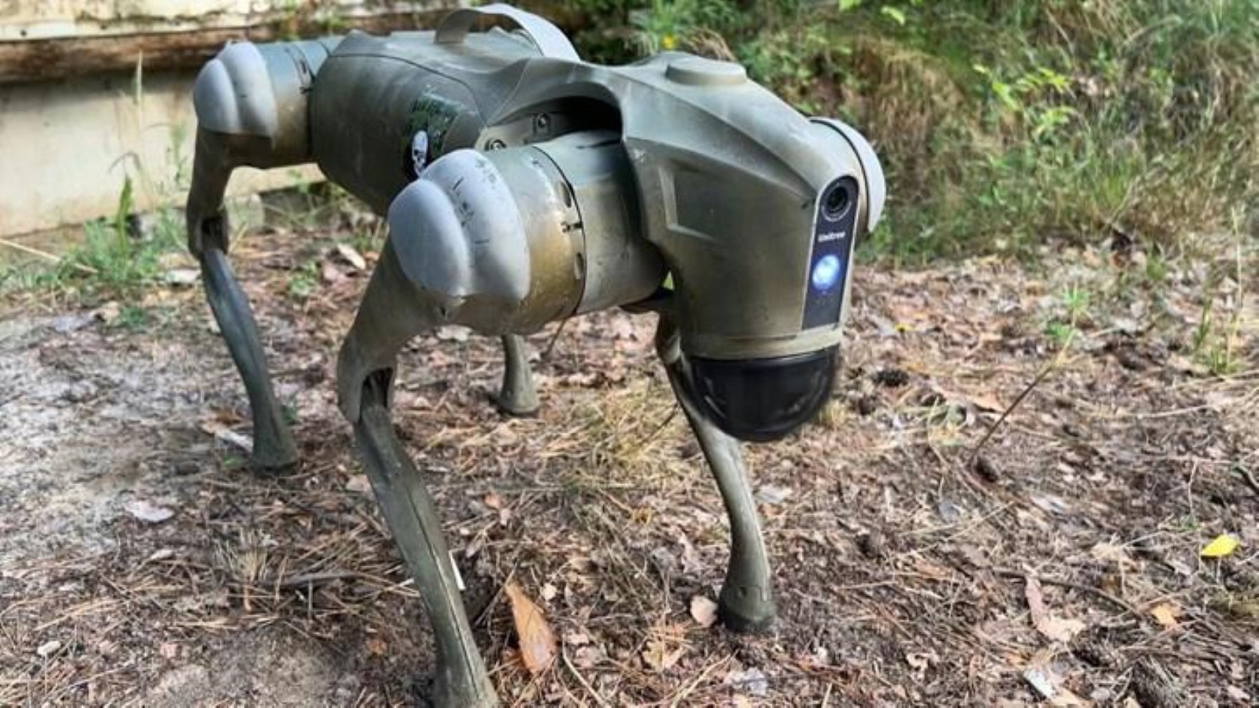 Cephede artık ‘teknoloji’ savaşıyor: Ukrayna ordusu robot köpek kullanmaya başladı