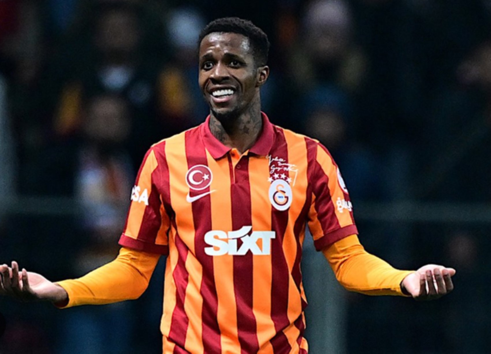 Zaha'dan Galatasaray taraftarını kızdıracak sözler: Yüzüme meşale attılar