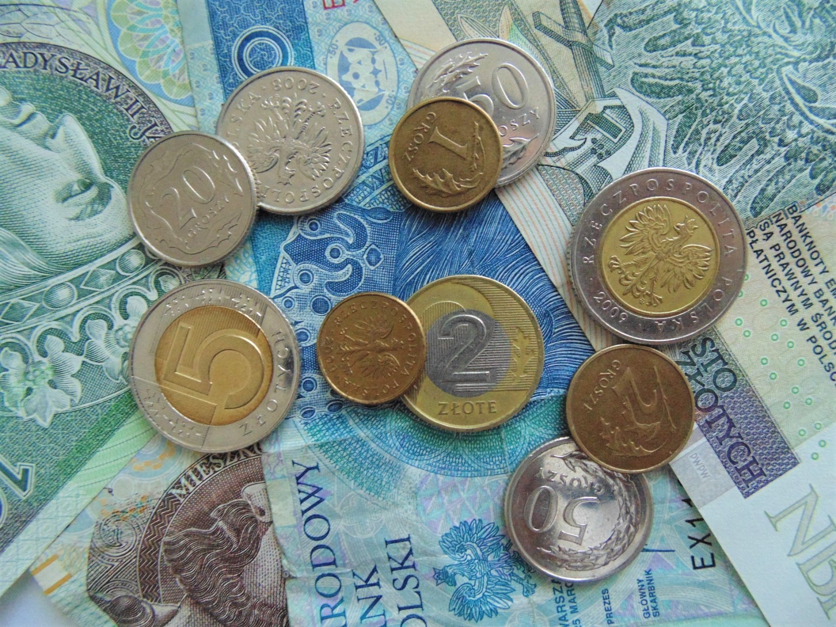 Il dollaro si indebolisce, le valute dei mercati emergenti guadagnano terreno
