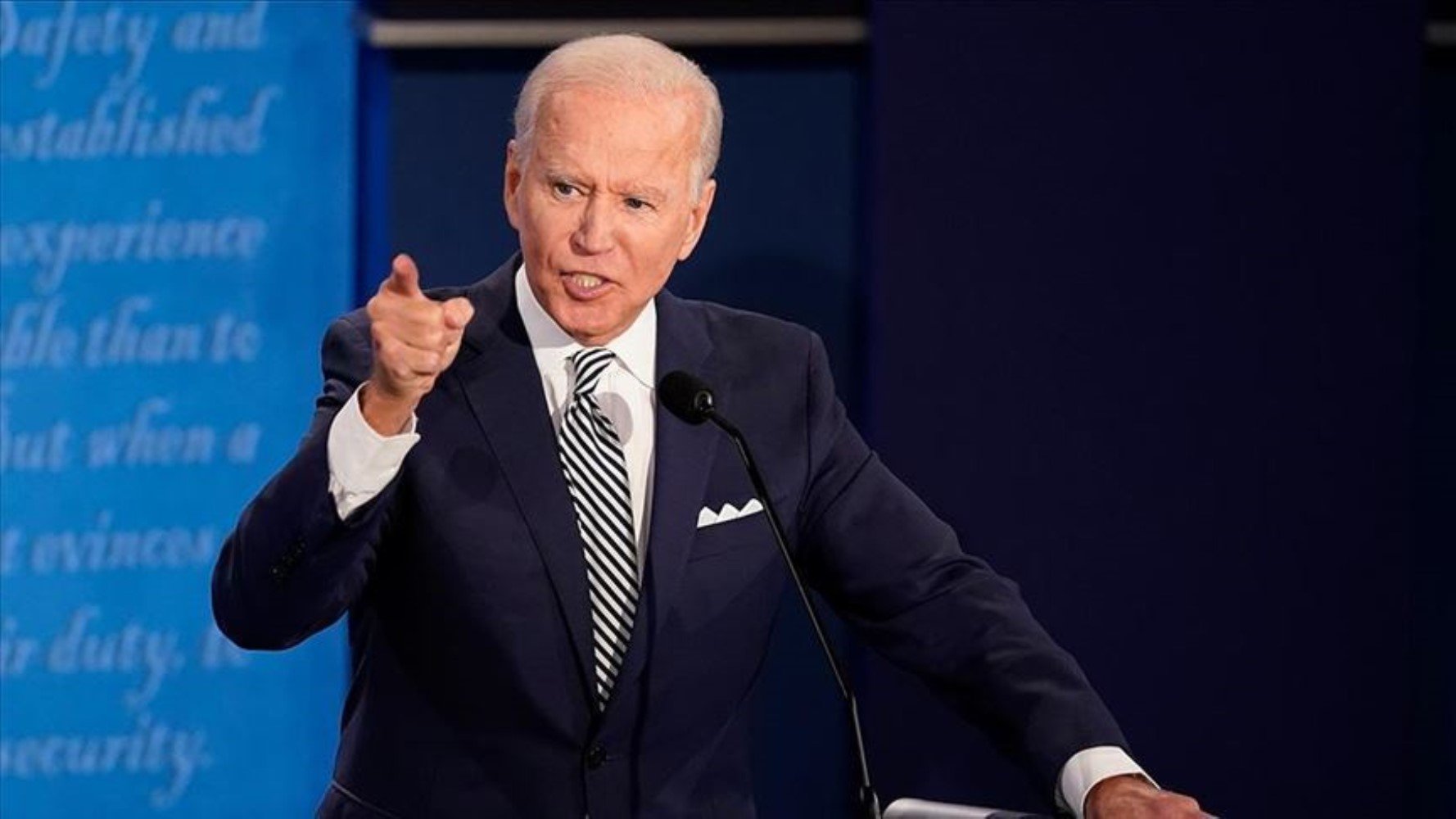 Joe Biden partisine gözyaşları içinde veda etti