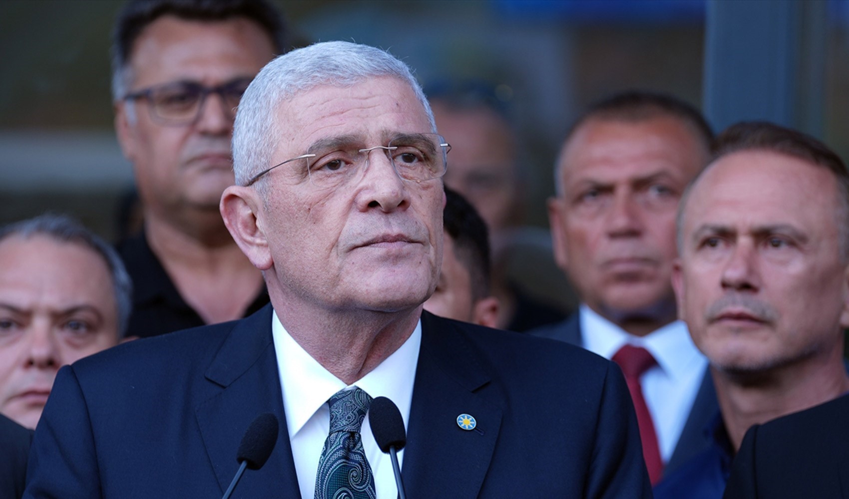 Müsavat Dervişoğlu lancia un appello a chi si è dimesso: proclamata la mobilitazione