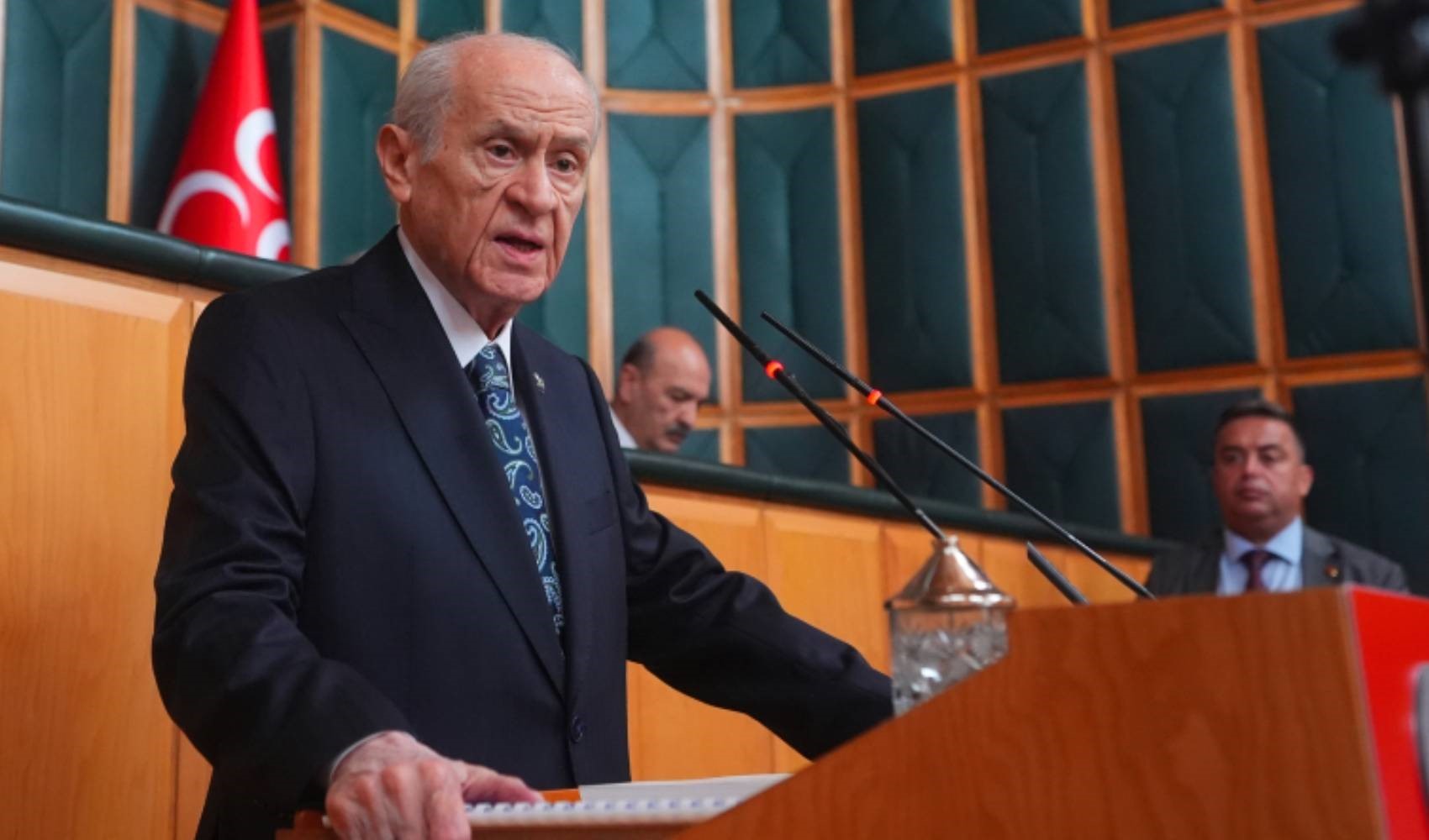 Dura risposta all'attacco di Bahçeli al DEM Parti: 'Gli stipendi dei deputati siano tagliati e devoluti alle famiglie dei martiri'