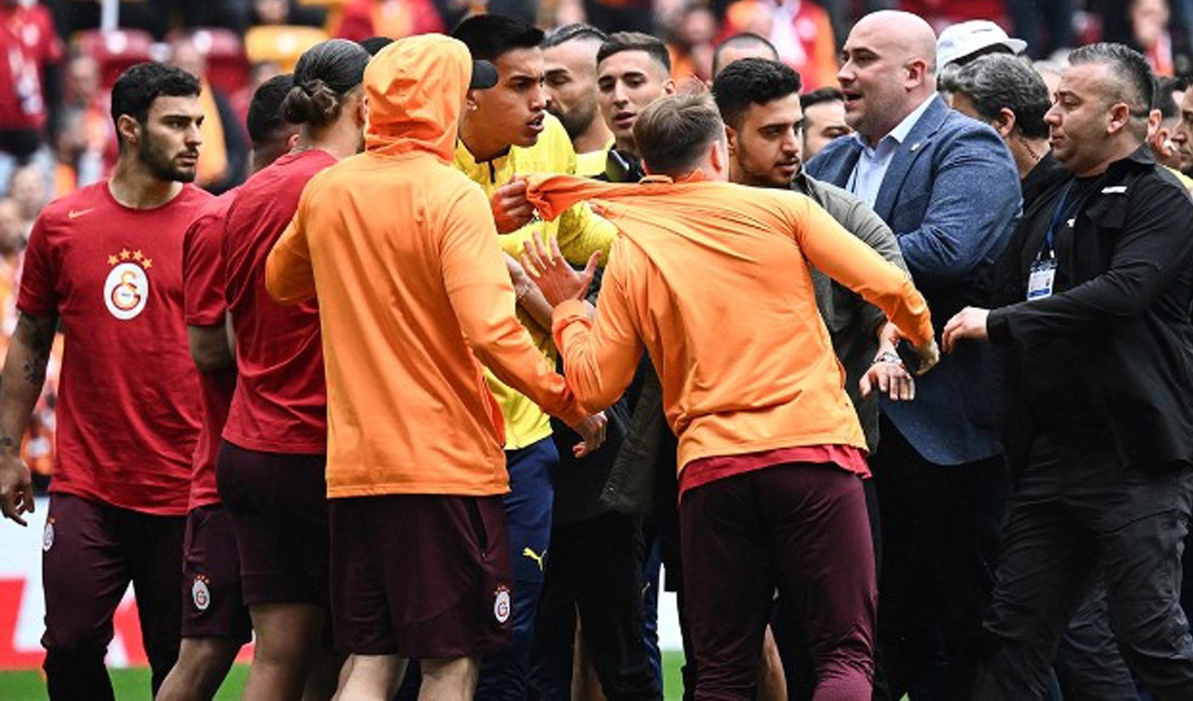 Archiviazione della denuncia del Fenerbahçe per gli incidenti dopo il derby con il Galatasaray