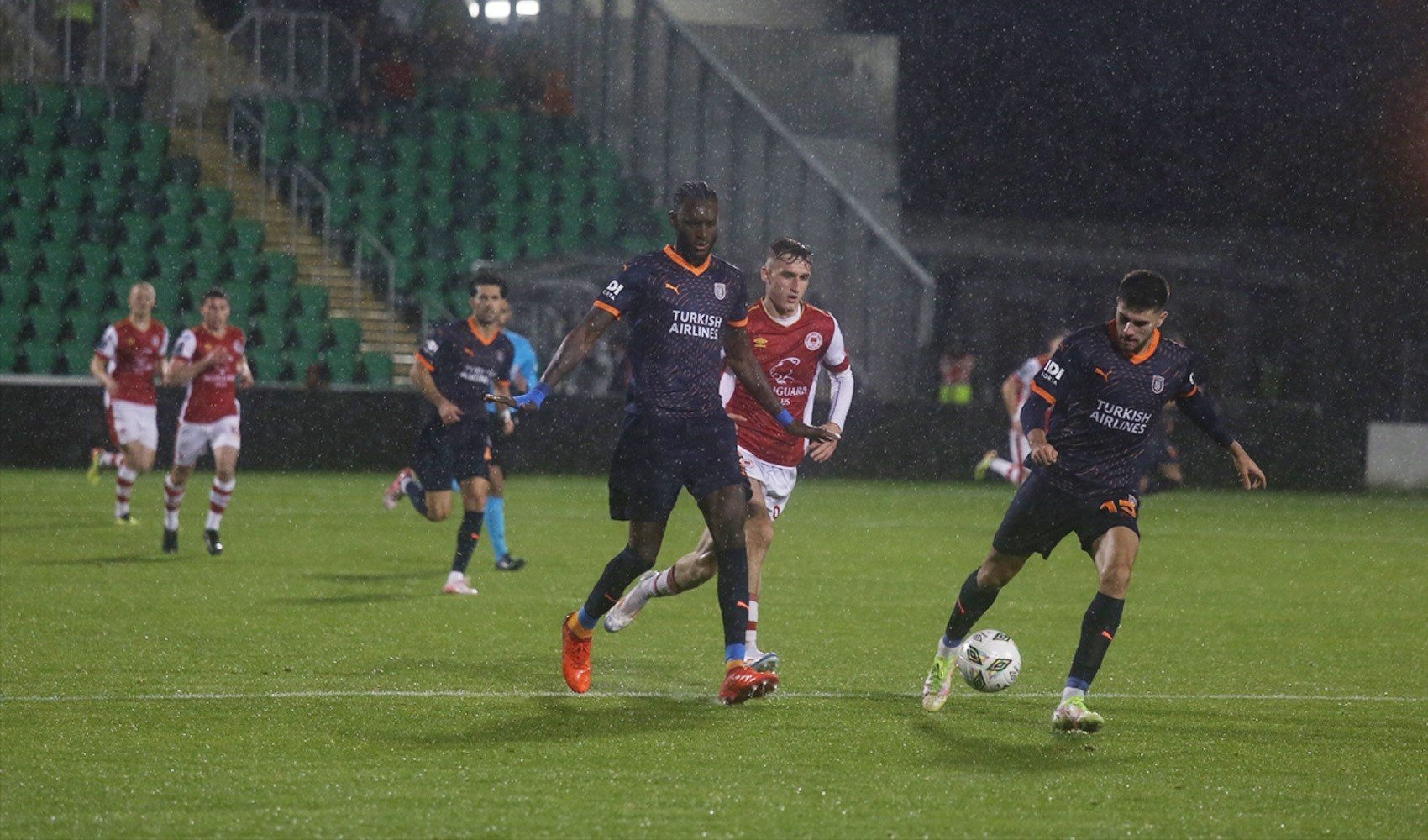 Başakşehir, play-off turu ilk maçından beraberlikle ayrıldı