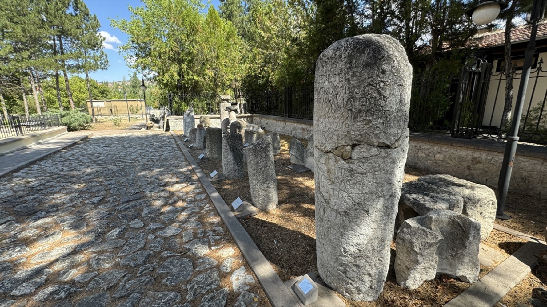 Roma döneminden kalma trafik tabelaları bulundu