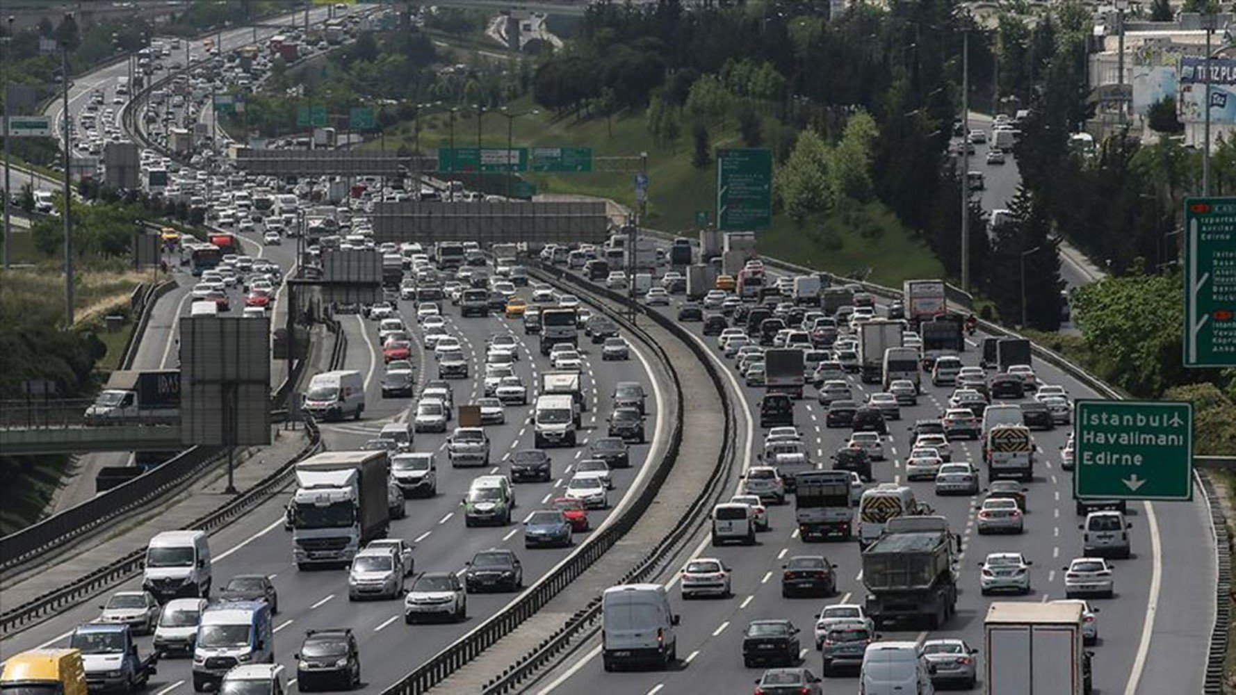 Milyonlarca araç sahibinin dikkatine: Bunu yaptırmayan trafiğe çıkamayacak