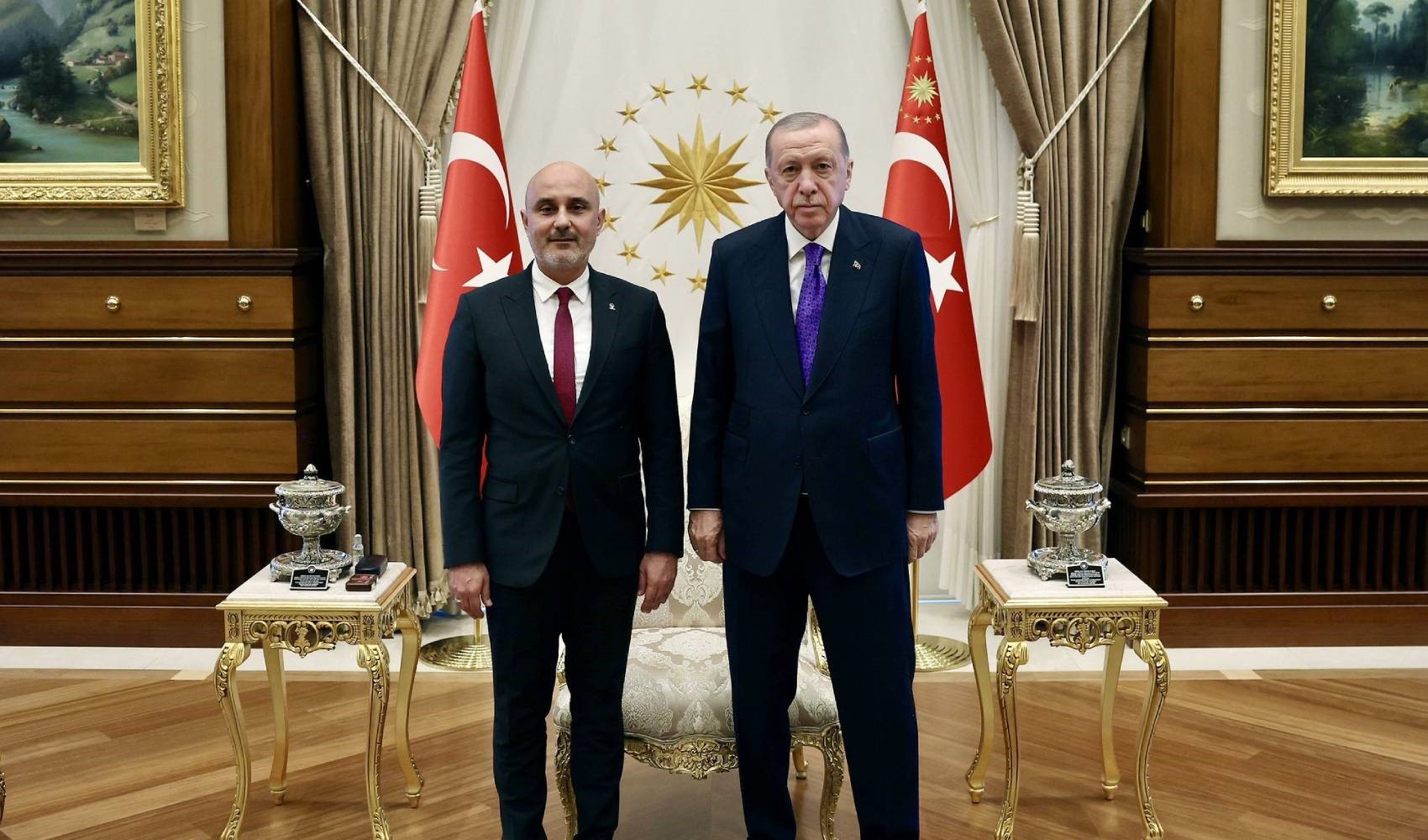 Nuova mossa di Erdoğan: nomina il presidente dell'Ordine degli avvocati a capo della sezione provinciale dell'AKP