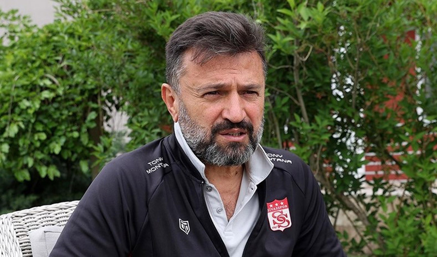 Sivasspor Teknik Direktörü Bülent Uygun, hakem camiasından özür diledi