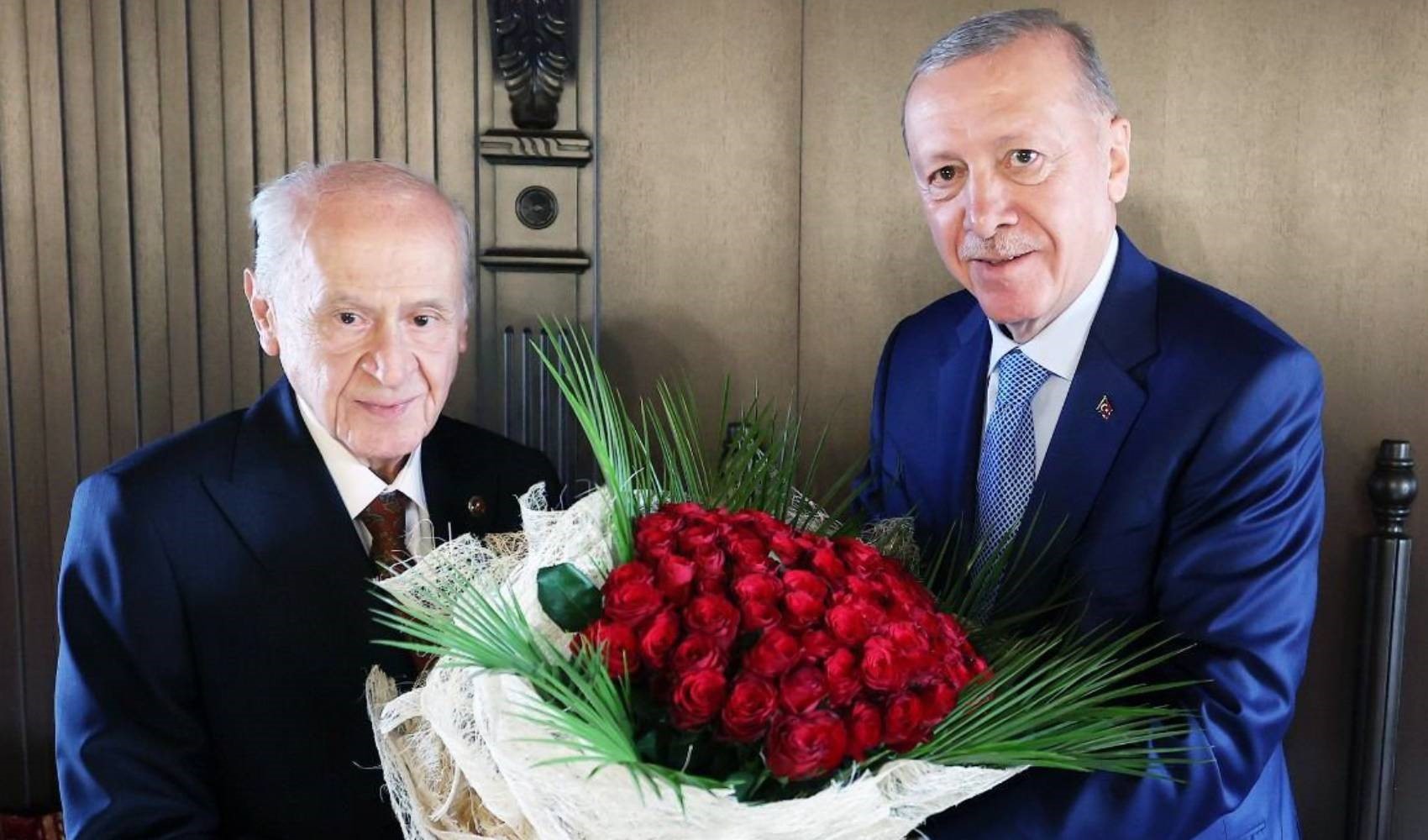 Bahçeli'den CHP'ye 'haçlı' benzetmesi: 'Türk tarihine bakışı neredeyse bire bir aynıdır'