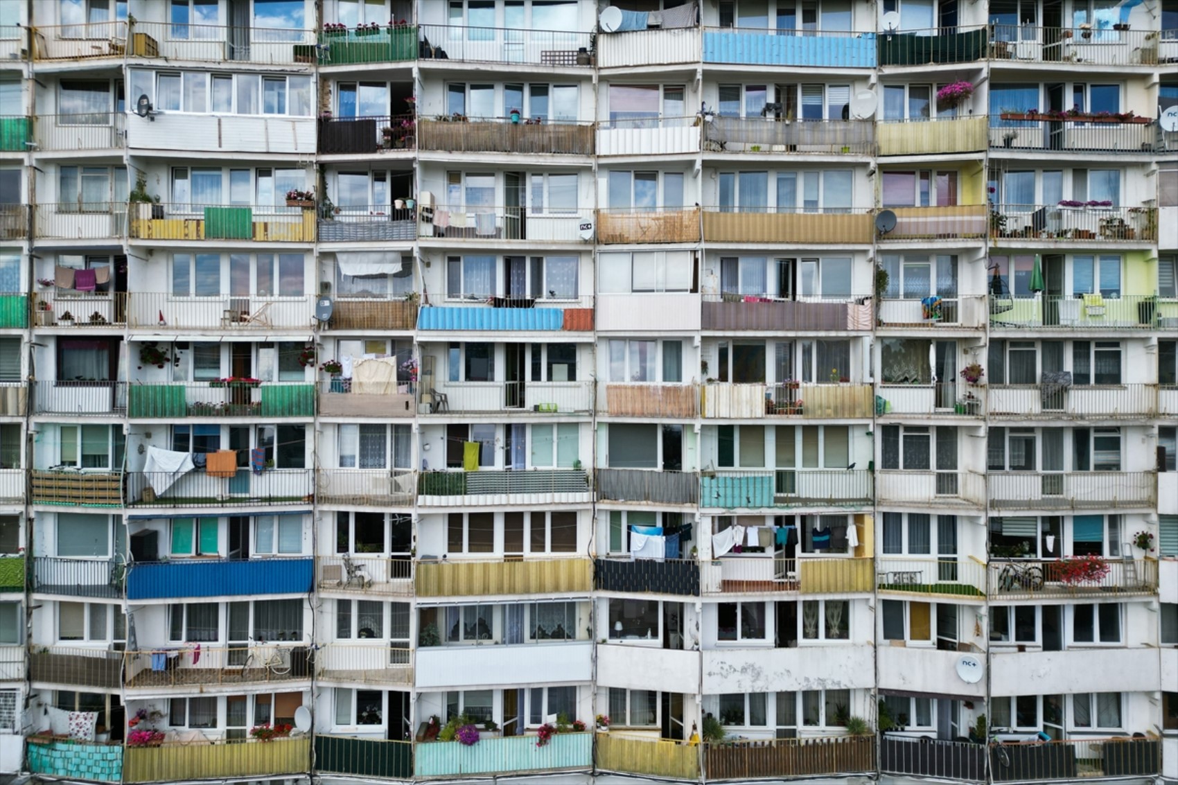 Il secondo edificio residenziale più lungo d'Europa: 800 metri di lunghezza, 6 mila abitanti