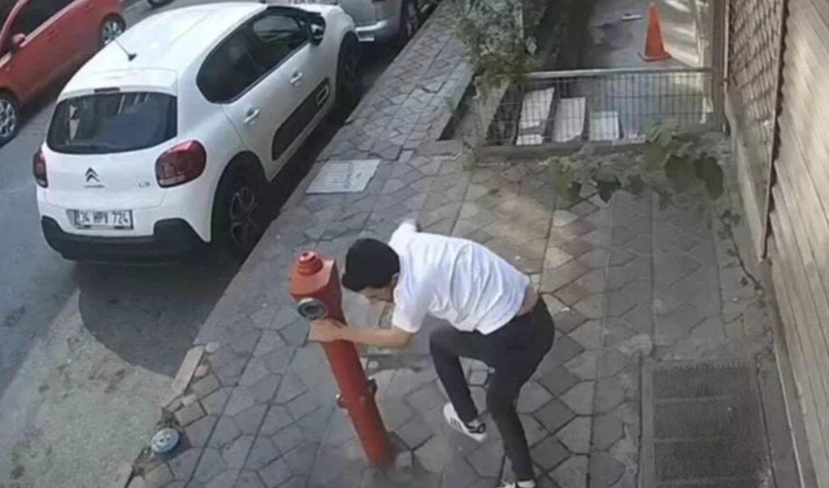 Aggressori in moto seminano il terrore a Istanbul