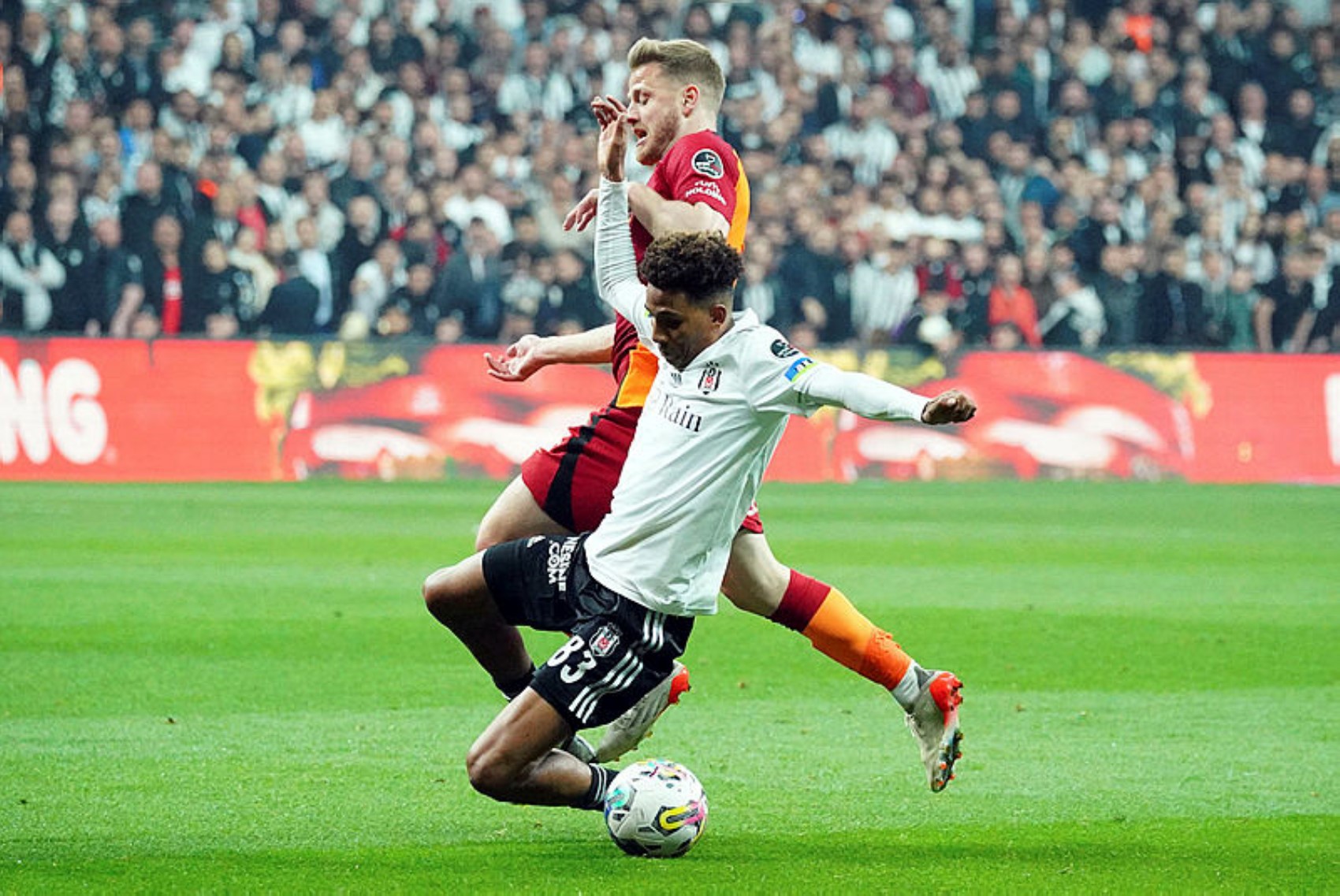 Süper Kupa maçına artık saatler kaldı...Mutlu sona kim ulaşacak.. İşte Galatasaray - Beşiktaş muhtemel 11'ler