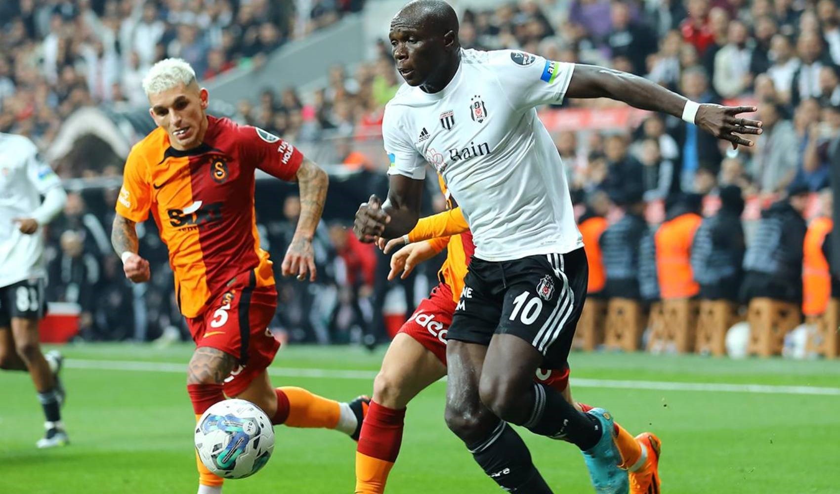 Süper Kupa maçına artık saatler kaldı...Mutlu sona kim ulaşacak.. İşte Galatasaray - Beşiktaş muhtemel 11'ler