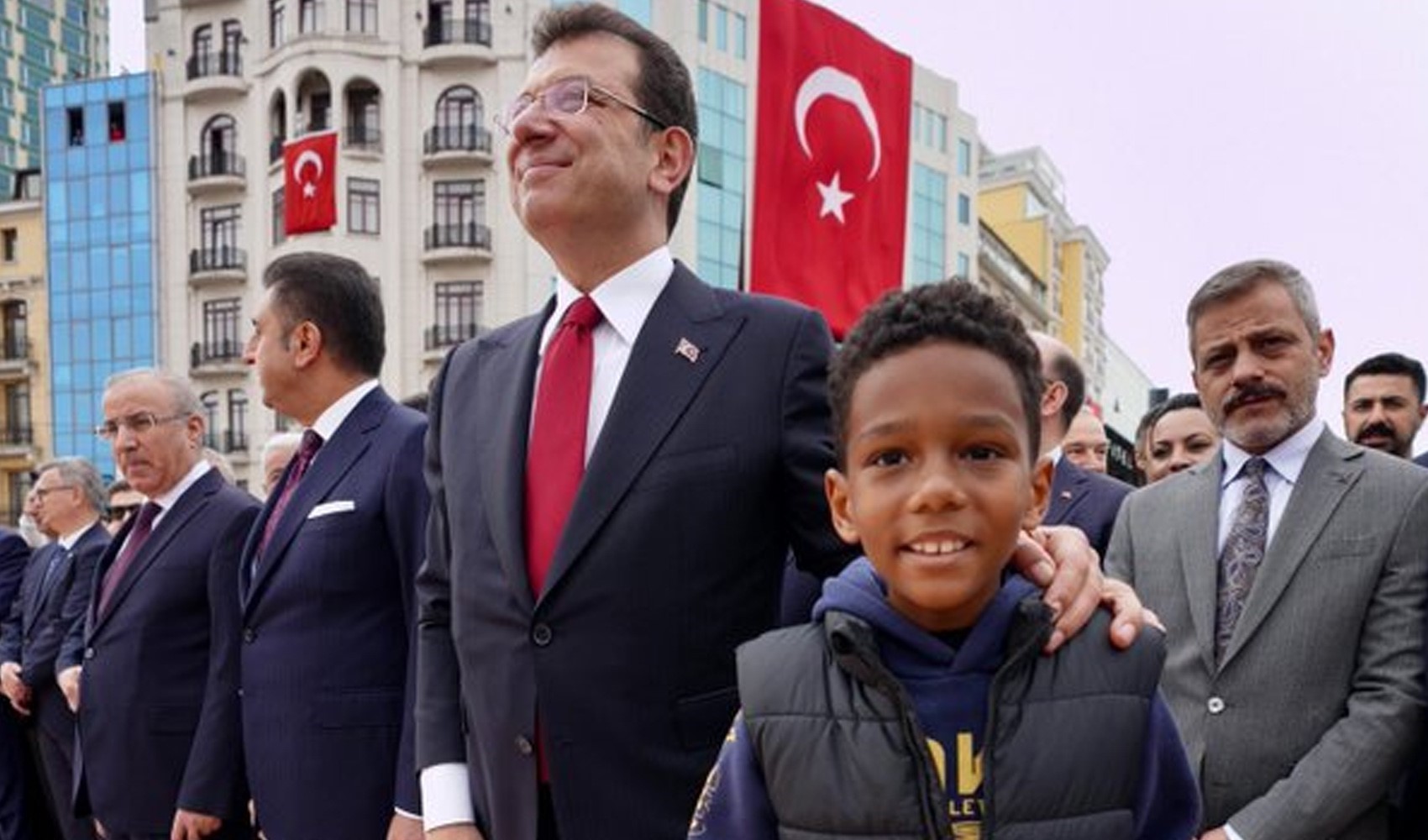 Ekrem İmamoğlu ve Efe Diallo Ercan 30 Ağustos'ta da yan yana... İşte o anlar