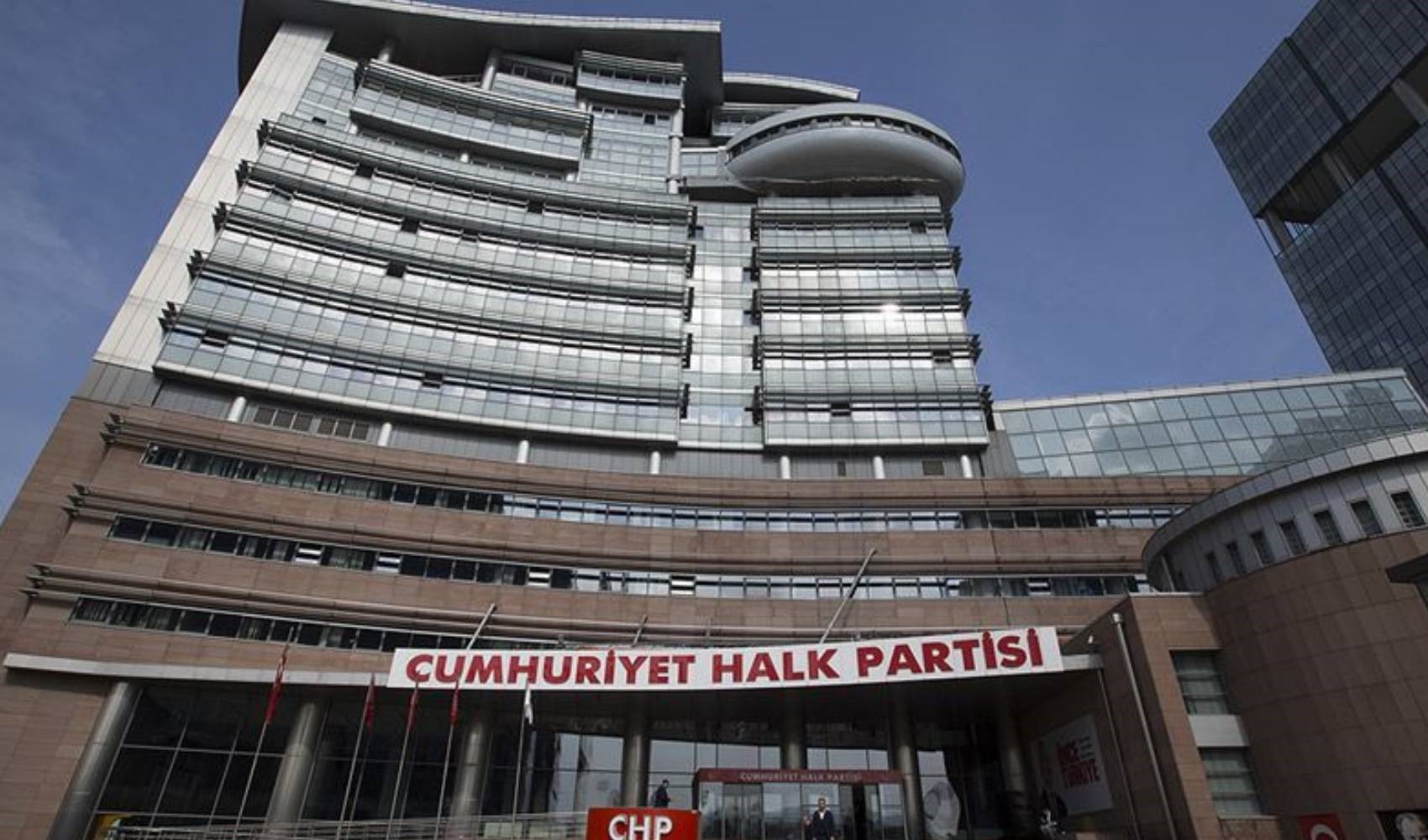 CHP Tüzük Kurultayı'nın gündemi 'ön seçim' ve 'üç dönem kuralı'