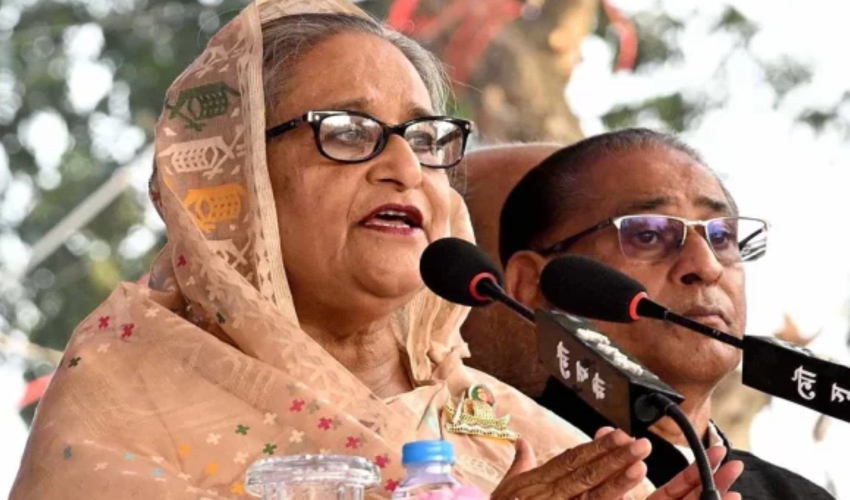 Bangladeş'de protestocular sarayı bastı: Başbakan Şeyh Hasina Vecid istifa etti, ülkeden kaçtı