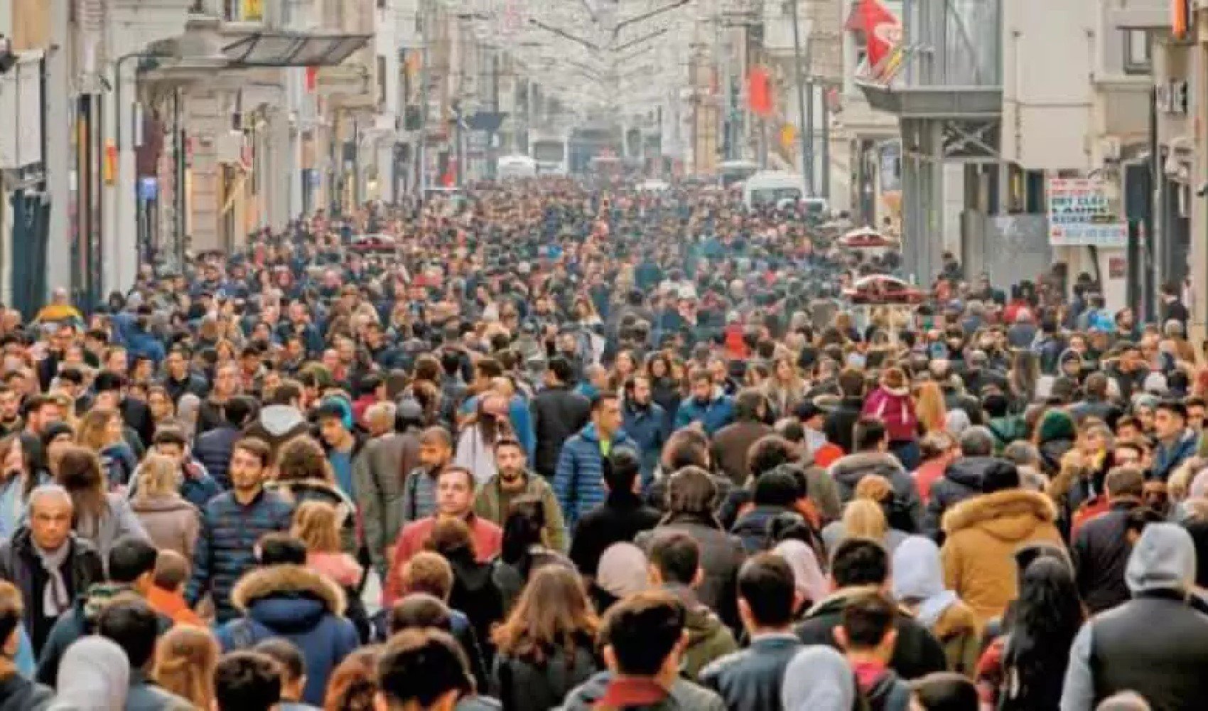 2 kişiden 1'i umutsuz, 10 kişiden 8'i için en büyük sorun geçim