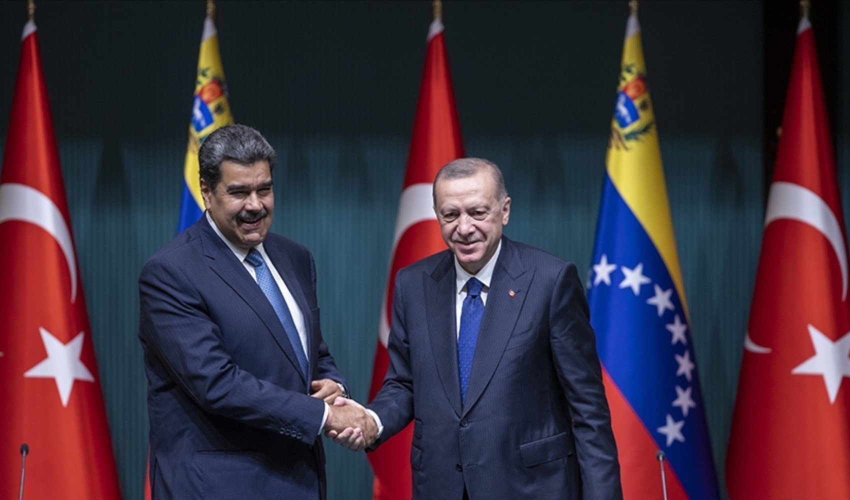 Erdoğan, Venezuela Devlet Başkanı Maduro ile görüştü