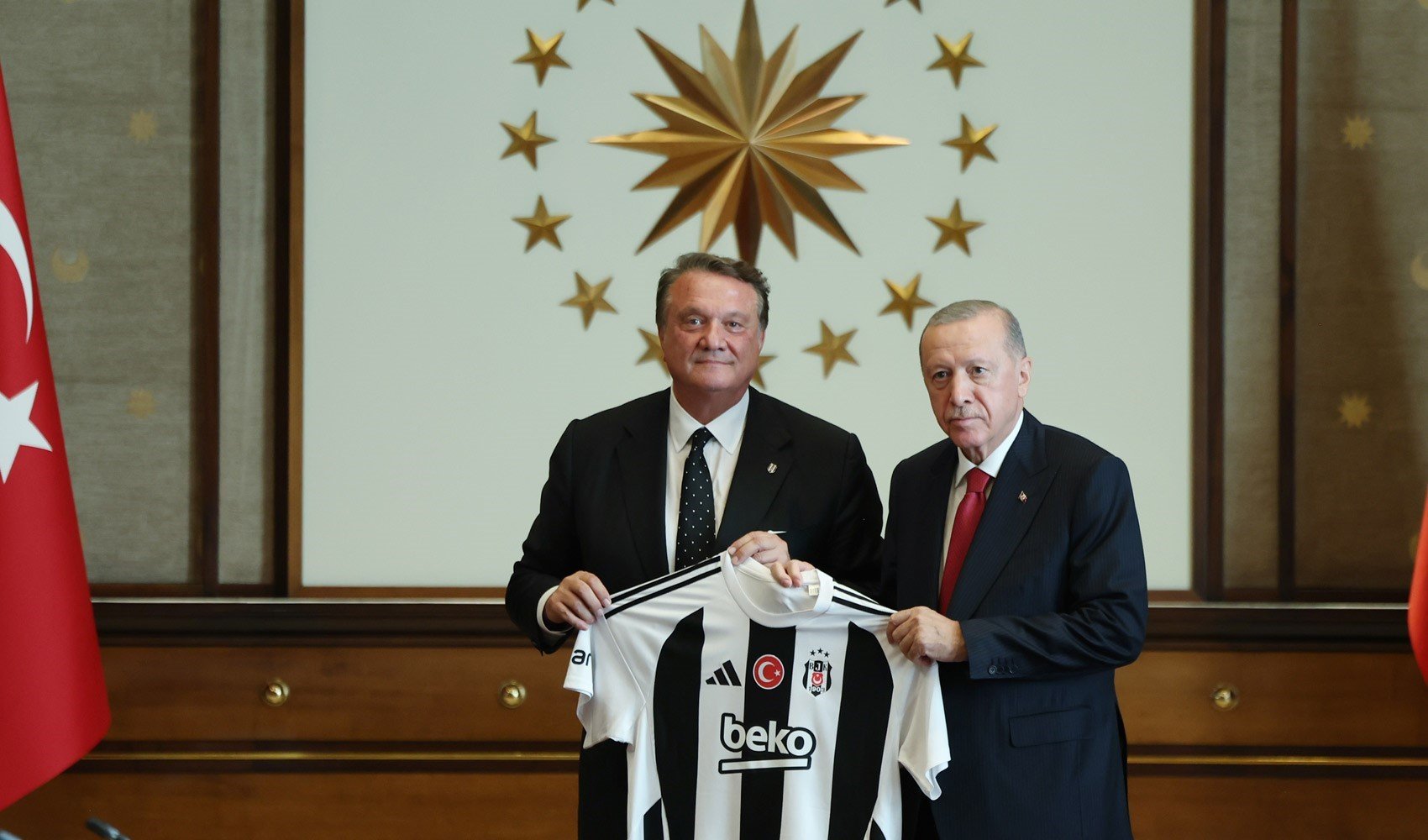 Beşiktaş yönetim kurulu ve sporcuları Erdoğan'ı ziyaret etti