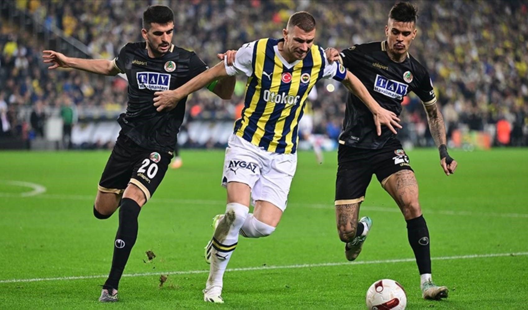 Fenerbahçe'nin Kasımpaşa maçı kadrosu belli oldu