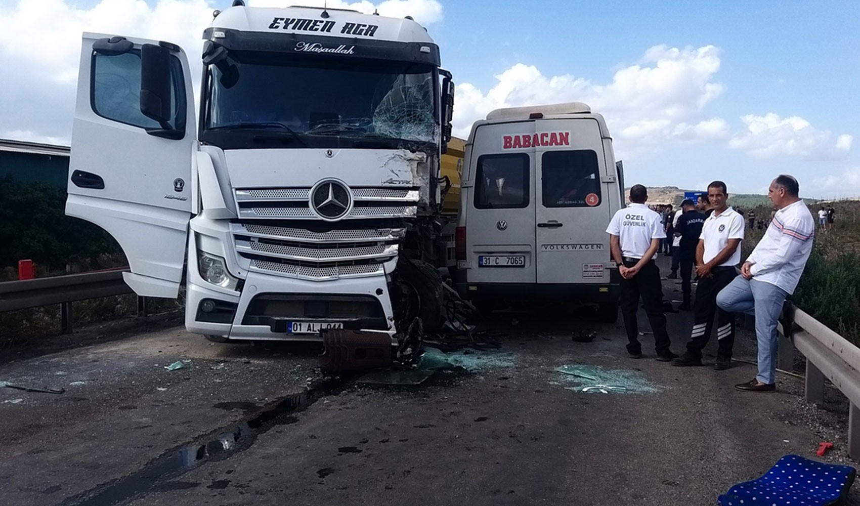 Adana'da feci kaza! TIR ile servis minibüsü çarpıştı: Çok sayıda ölü ve yaralı var