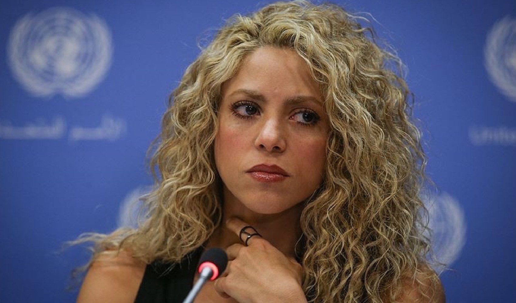 Shakira'ya konserde taciz: Sahneyi terketti